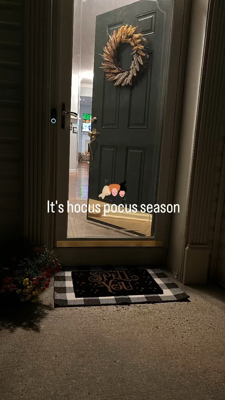 Target fall doormat! If you have a hocus pocus fan in your house RUN to target. This is in the 1-5 dollar section and going fast 