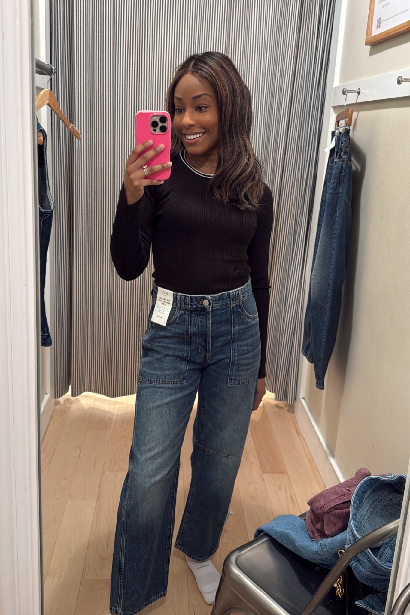 My first time trying barrel jeans and why have I not tried these on sooner!

#LTKootd