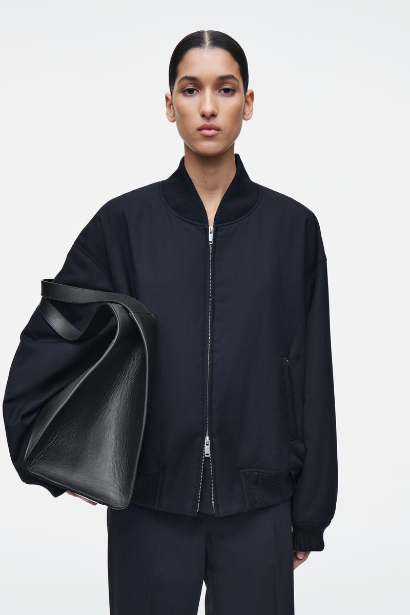 COS Women's Alcove Tote Bag in Black | Leather | COS (AU)