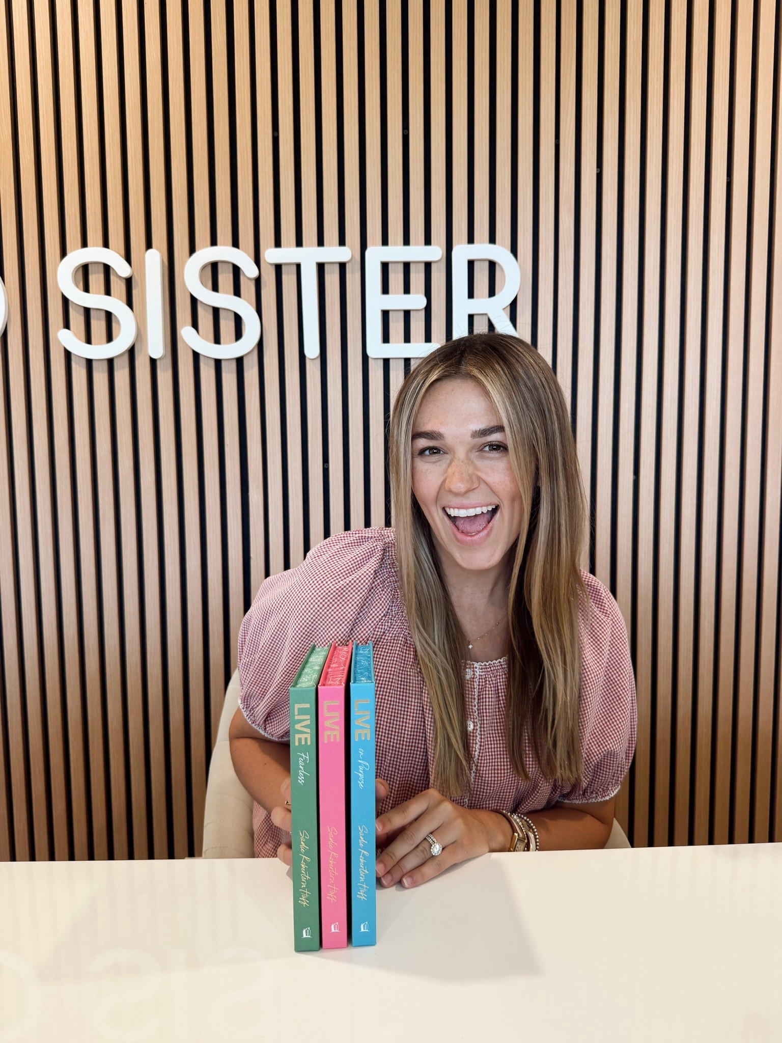 The LIVE Series has been reprinted and they are so stunning!!!! 🫶🏻🫶🏻🫶🏻