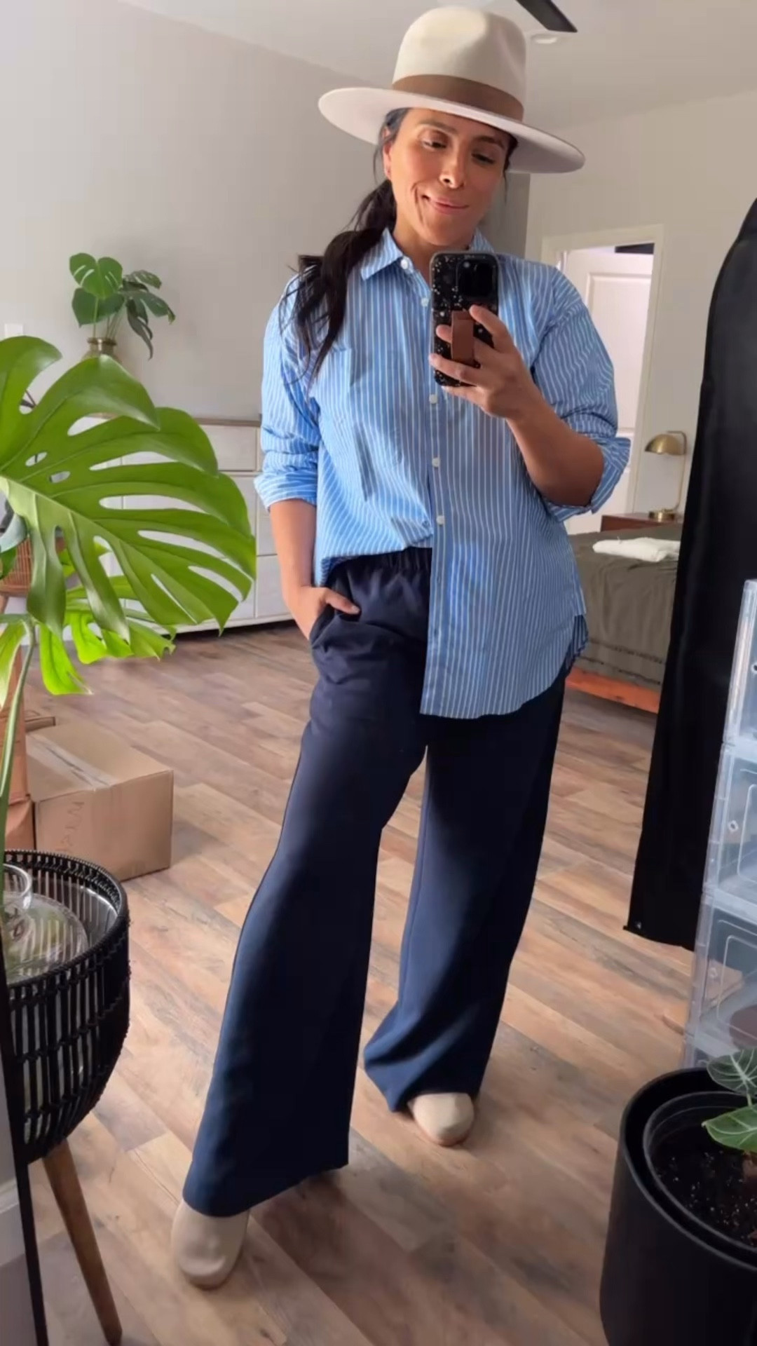 Work outfit—-minus the hat ;) or wear the hat because why not?!! 



Aritzia the lodge pants
Viral pants 
Midsize style 
Work outfit 
Spring outfit 
Summer outfit 
Mom style 
Over 40 style

#LTKOver40 #LTKWorkwear #LTKMidsize