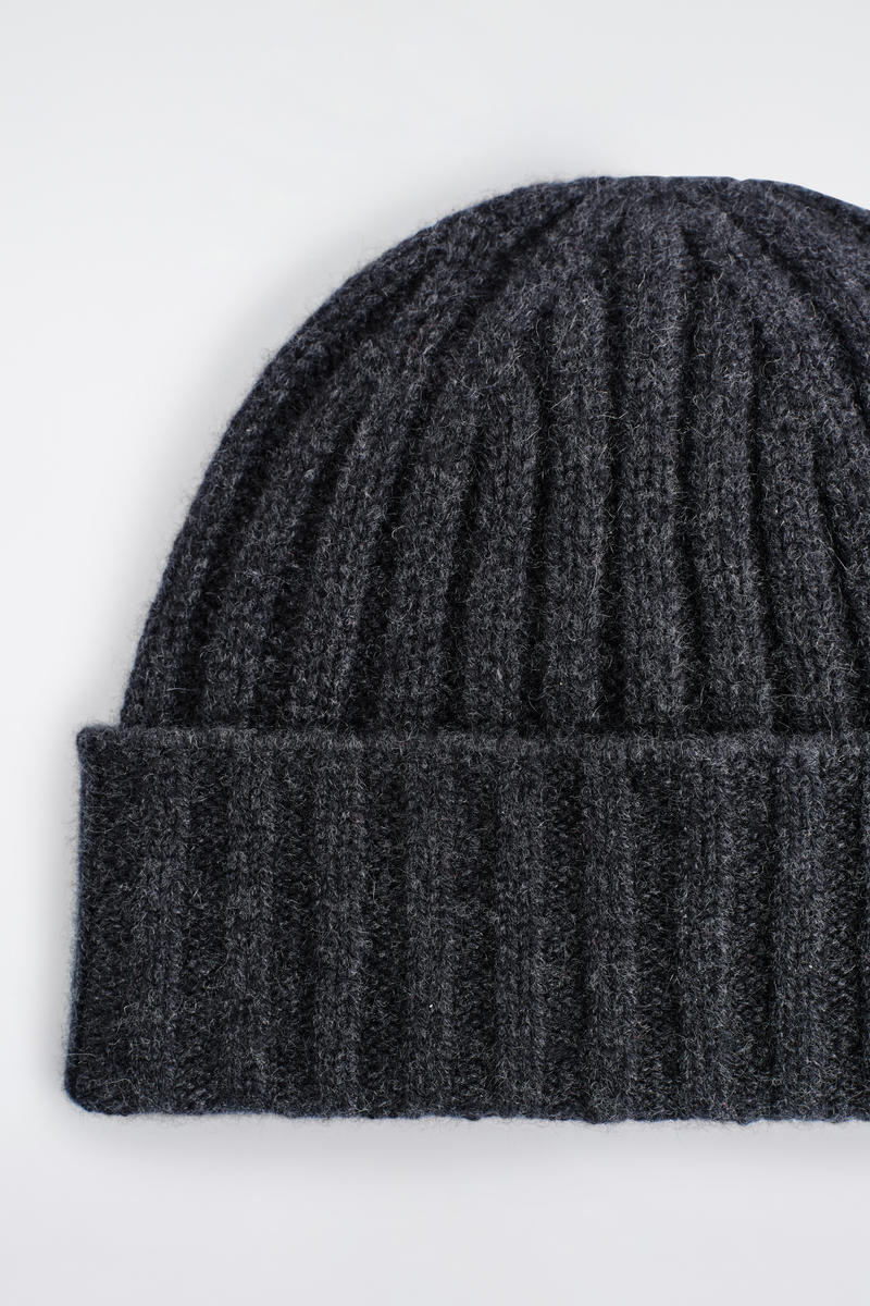 Chunky Ribbed Cashmere Beanie | COS (US)
