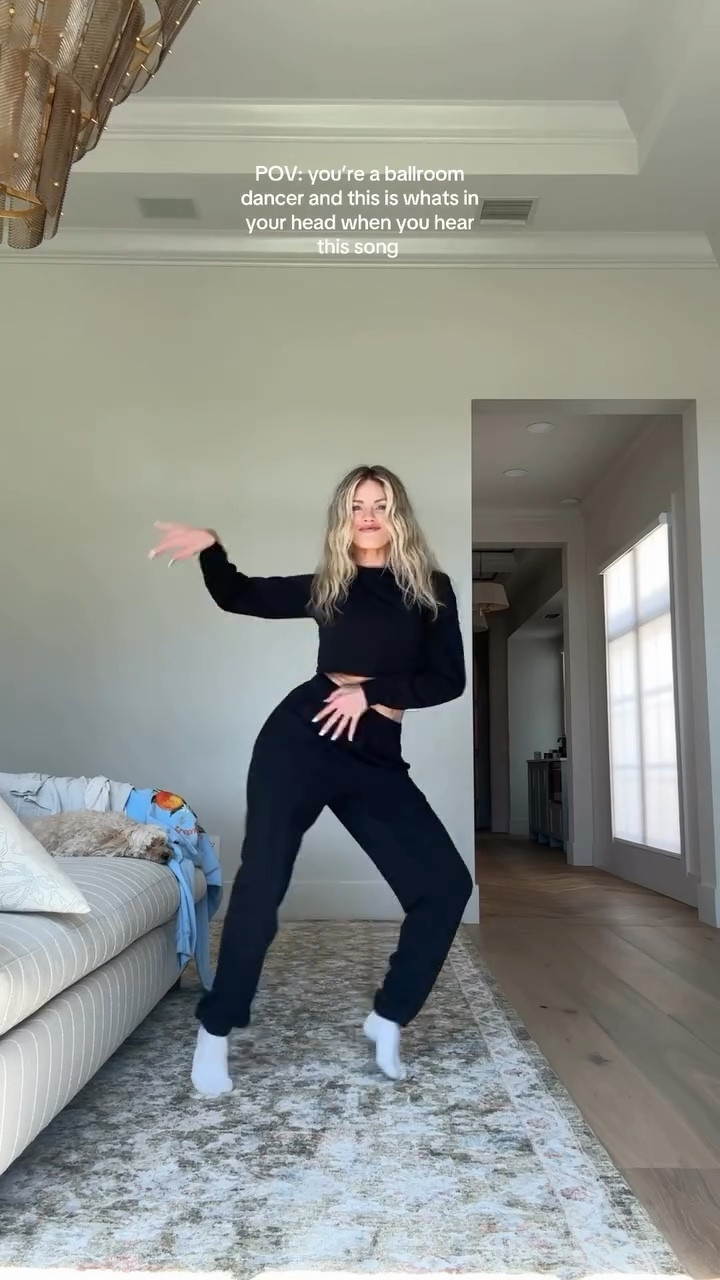 My set is sold out from Kith but found a similar one at Free People!

matching set | loungewear | joggers