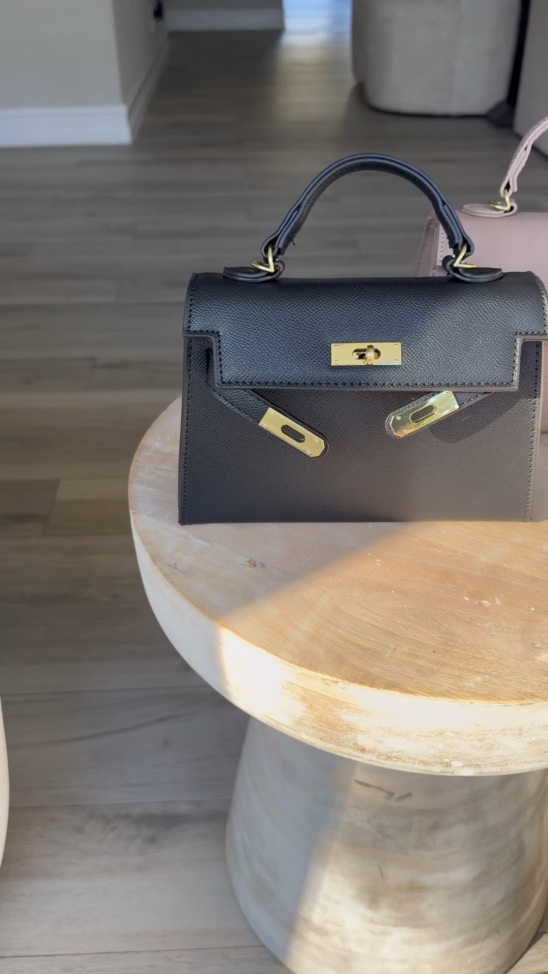 The Birkin-inspired bags I keep reaching for lately 🤎✨

These have that timeless, elevated look that instantly makes an outfit feel more expensive. The quality is amazing, they hold so much, and they honestly look far more luxe than their price tag.

If you've been searching for a chic everyday bag that gives designer vibes without the designer cost, these are definitely worth a look. 🤍

All my favorite Birkin-inspired finds are linked for you!

#LTKeurope #LTKsummer #LTKbag