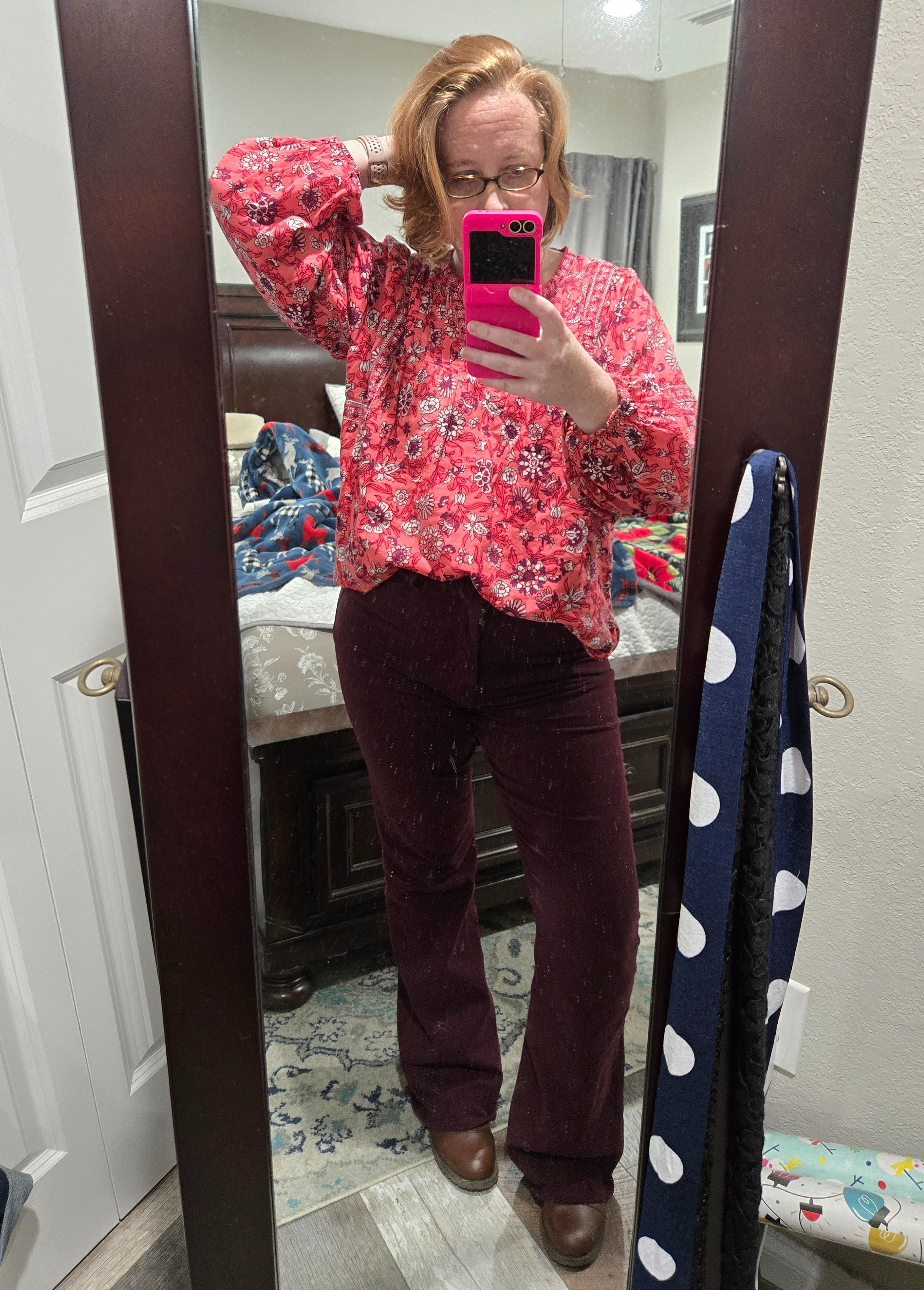 These pants are clearly a favorite right now since I keep repeating them. This time around I kept the floral theme but went all in with shades of red, and I LOVE the results. 

 #LTKootd #LTKPetite #LTKStyleTip
