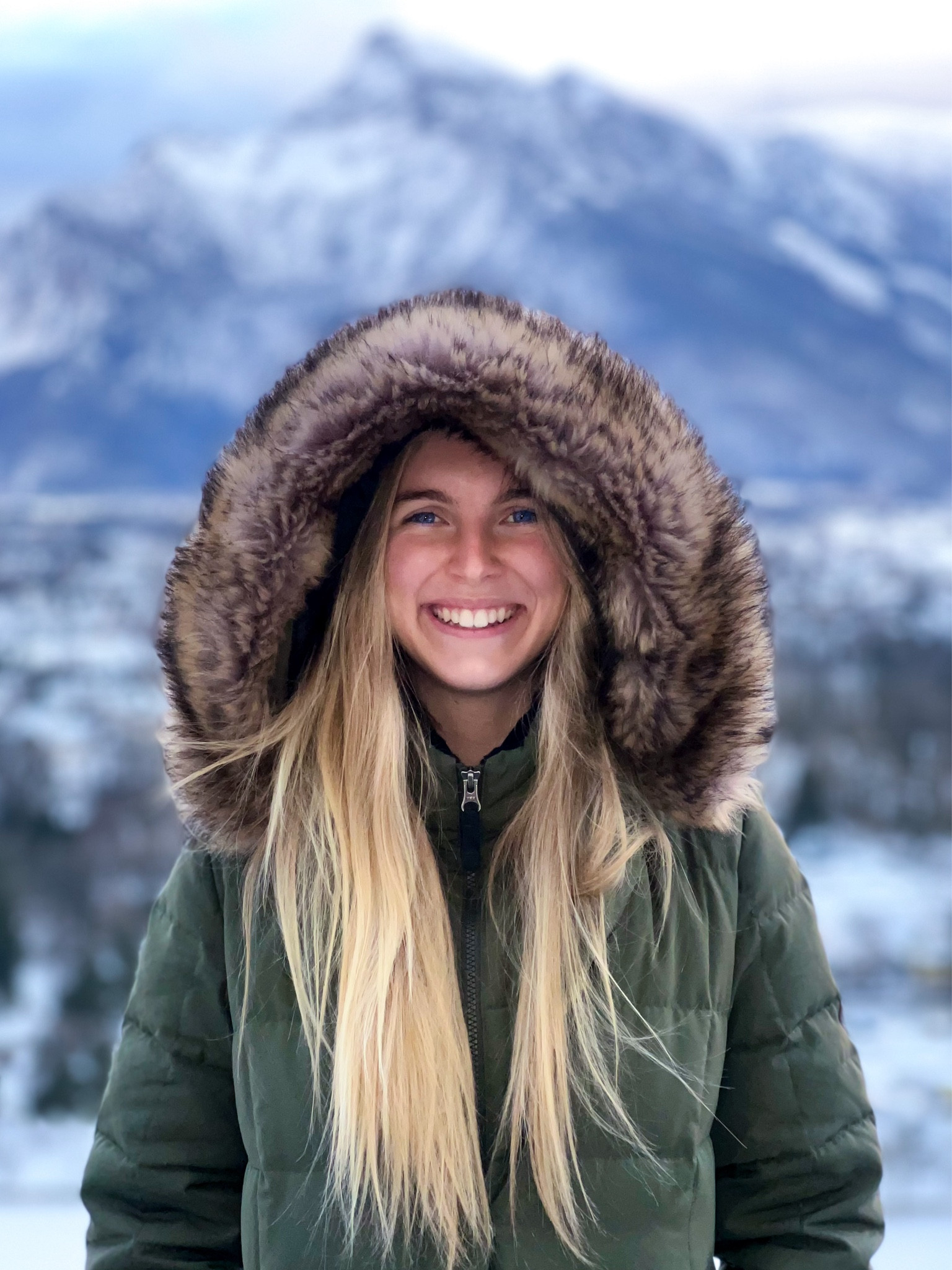 This is the photo that started my creator journey🫶🏻

In 2022, I went on a trip to Austria (among other places), and spent some time in the Alps.

This was probably one of the coldest trips I had been on, and I am just so thankful I brought my winter parka😂



#LTKTravel #LTKSeasonal