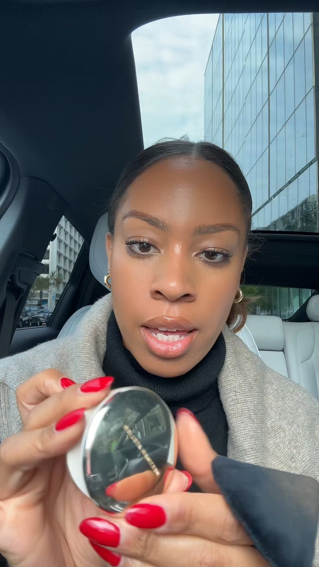 Luxury packaging, and superior performance. I love this black powder for my oily skin. 