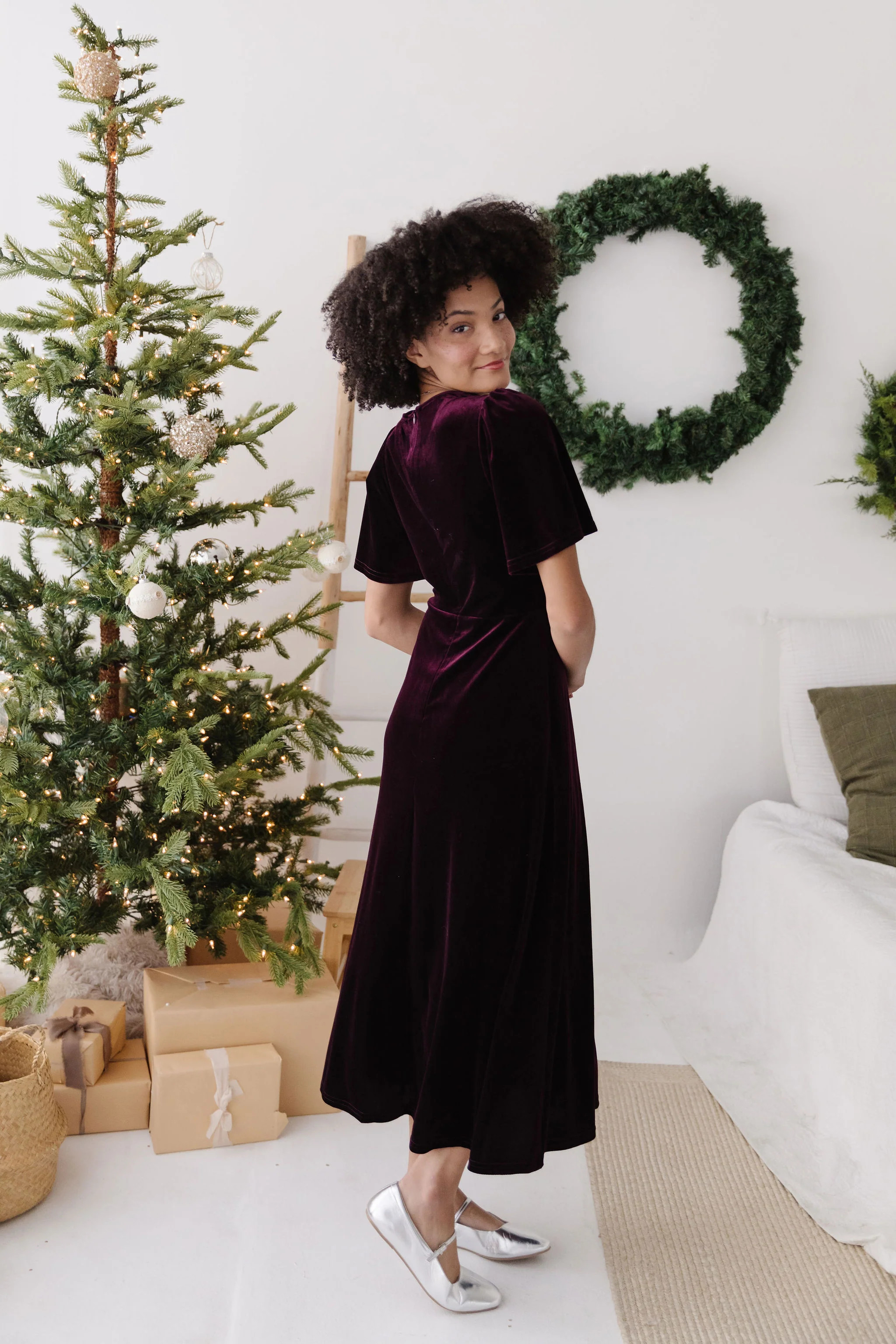 THE KENDALL VELVET DRESS IN WINE | Pink Desert
