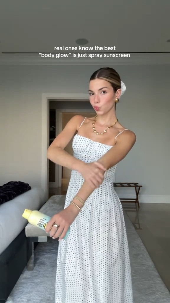real ones know the best “body glow” is just spray sunscreen 

#LTKSeasonal #LTKBeauty #LTKStyleTip