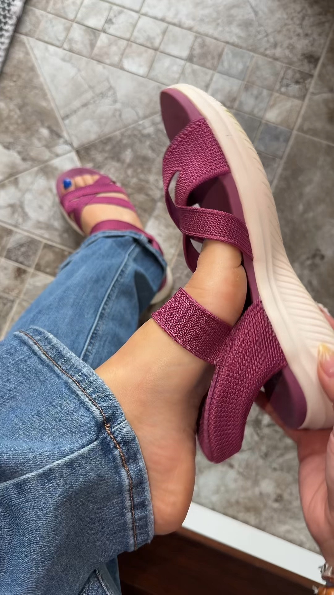 Skechers slip in sandals 🩷 
#sandals #skechers #skecherssandals #summersandals

#LTKootd