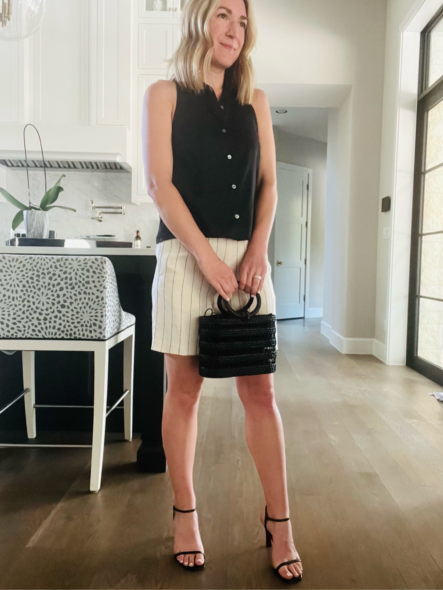 Perfect dinner look when it’s 100 out. Breathable and comfortable but still feels chic and elevated! ❤️ 