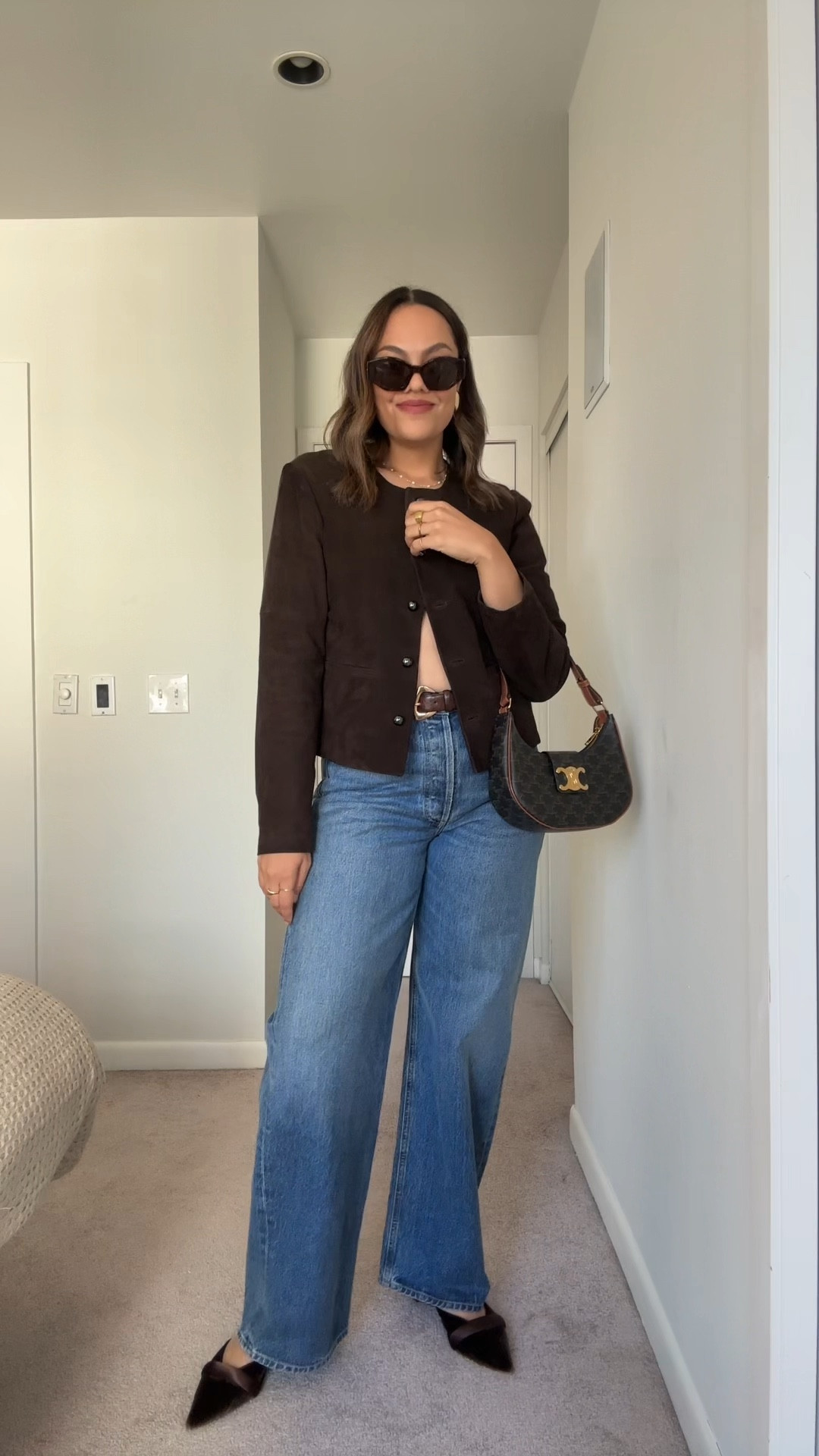 Fall outfit, inspiration!

-Reformation chocolate brown collarless suede jacket, I have a size large.
-Citizens of Humanity medium wash baggy jeans, I have a size 29.
-Celine Triomphe sunglasses. 
-Celine Triomphe Ava bag. 
-Matisse Footwear chocolate brown velvet mules. 


#LTKautumn #LTKstyletip #LTKcanada