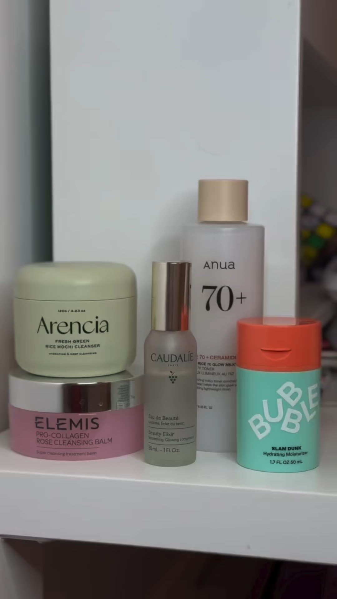 ¿Obsesionada con la piel glowy? Yo también. ✨🇰🇷
Esta es mi rutina coreana de que me dejó la piel como porcelana. Nada como darte unos minutos al día para ti. Tu piel lo merece 💖
#Kbeauty #7StepRoutine #DewySkin #SkincareGoals #GlowUp #CleanGirlAesthetic #SkincareEnEspañol #PielPerfecta #BeautyTok #ViralSkincare #HeyHoney #SkincareReel #MorningRoutine #NightRoutine #CuidaTuPiel