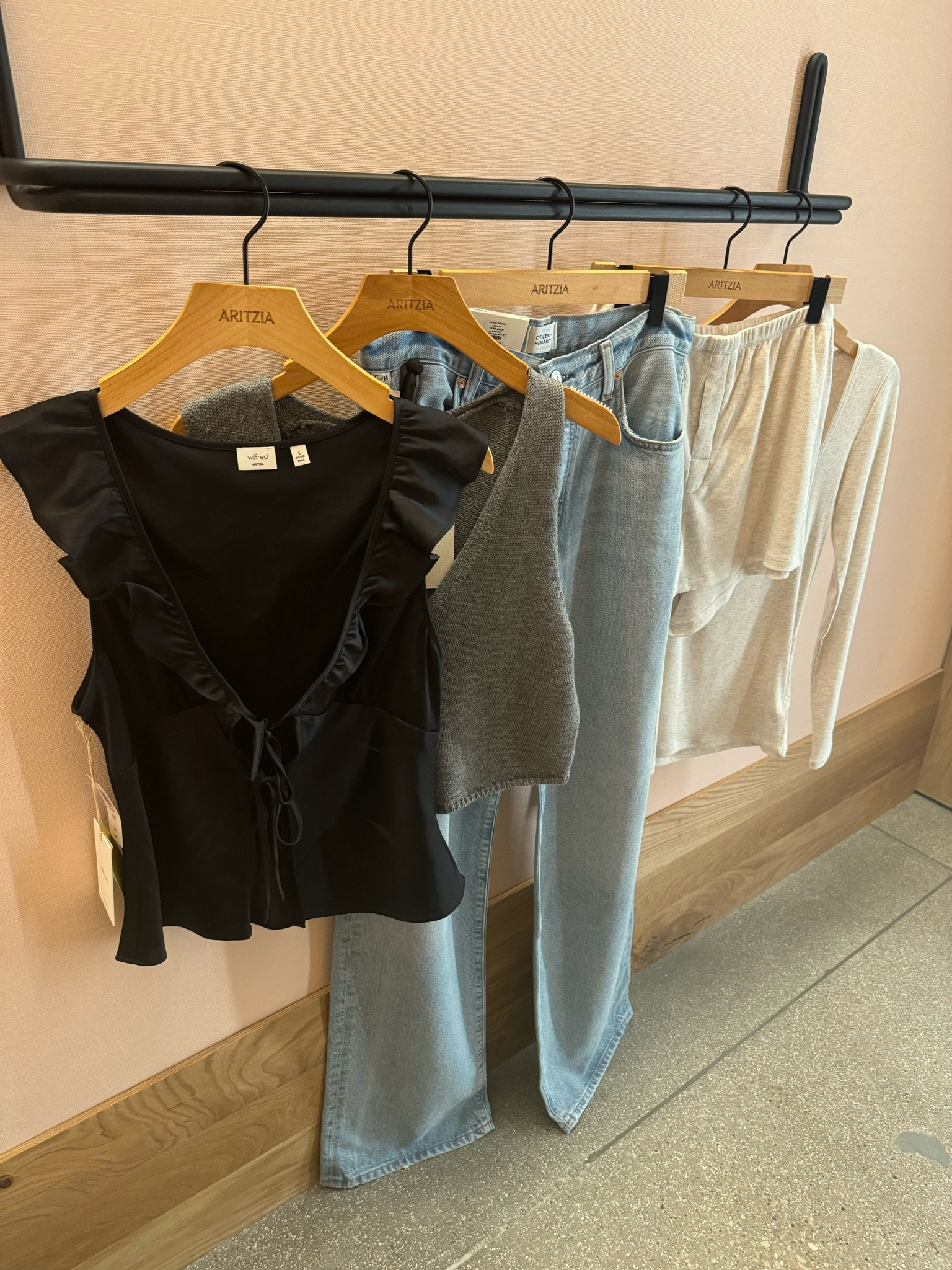 Fall favorites from Aritzia🤩


#LTKStyleTip #LTKFindsUnder100 #LTKSeasonal