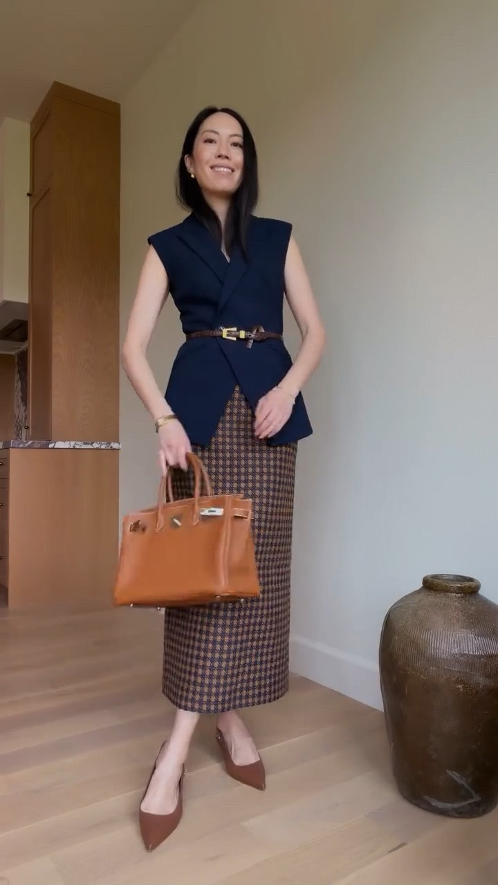 Vest in stock now - get it before it’s gone. 


#VeronicaBeard
#classicstyle
#springoutfit
#summeroutfit
#summerworkwear

#LTKgrwm #LTKootd #LTKSeasonal