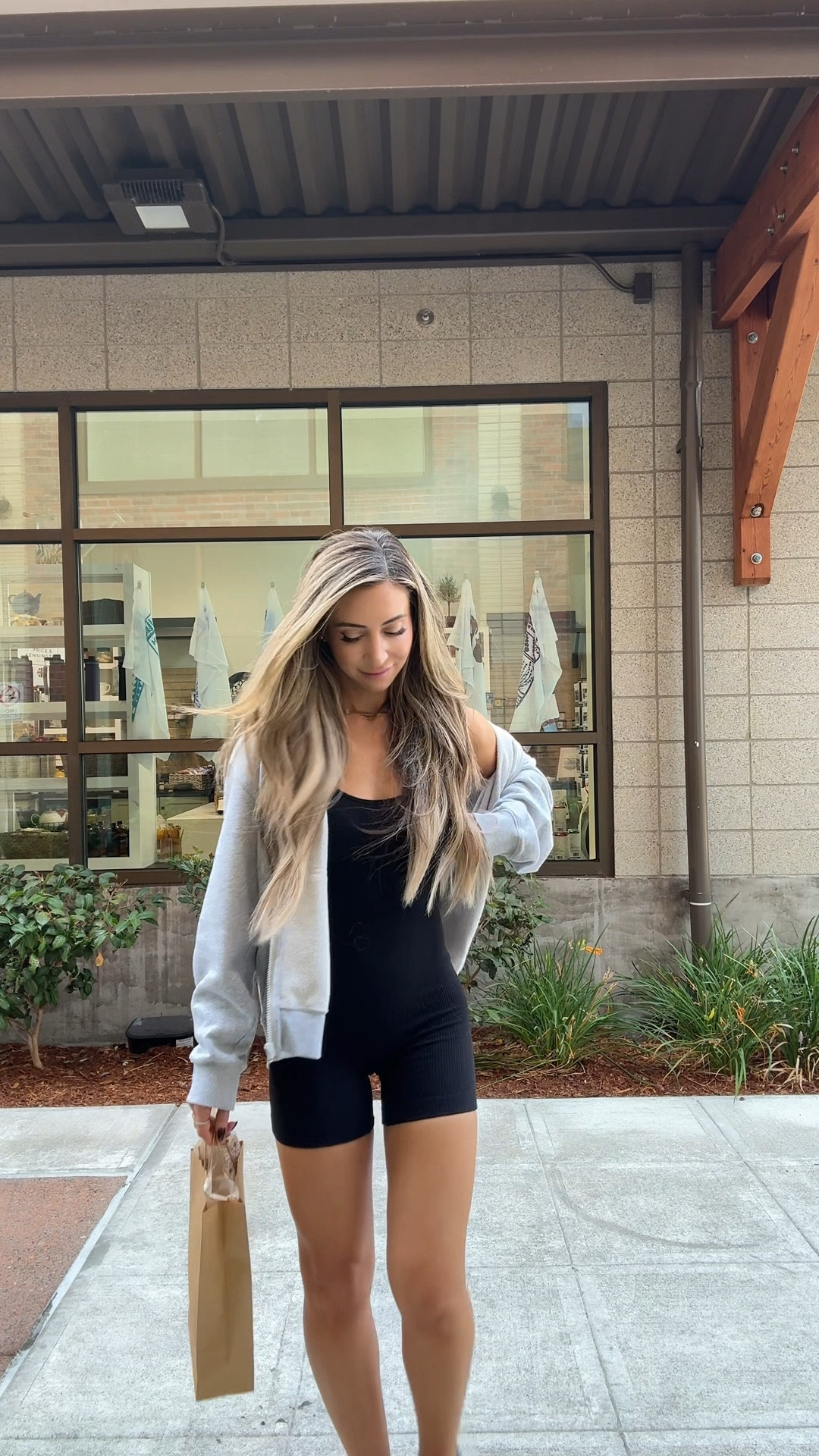 Dressing for comfort 🖤

#LTKFindsUnder50 #LTKPetite #LTKStyleTip