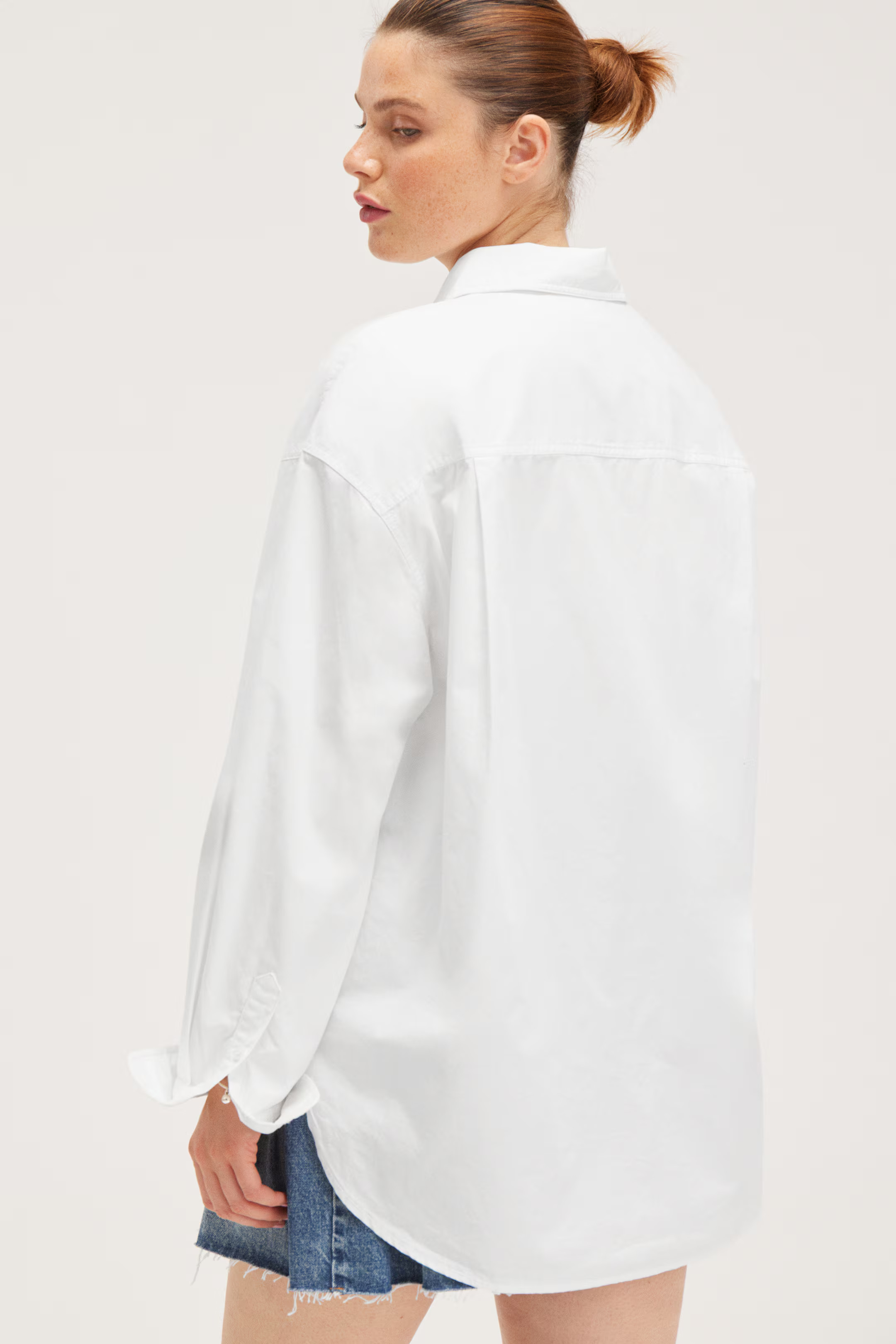 Langärmliges Popeline-Hemd in Oversized-Passform | H&M (DE, AT, CH, NL, FI)