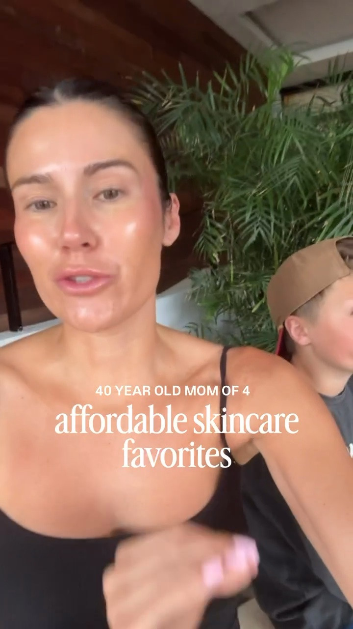 40 year old mom of 4 affordable skincare favorites 💖 

@murad @medicube @summerfridays @InnBeauty Project 

Skincare routine, beauty routine, eye patches, face mask, vitamin c, eye cream, anti aging skincare

#LTKmomlife #LTKOver40 #LTKBeauty