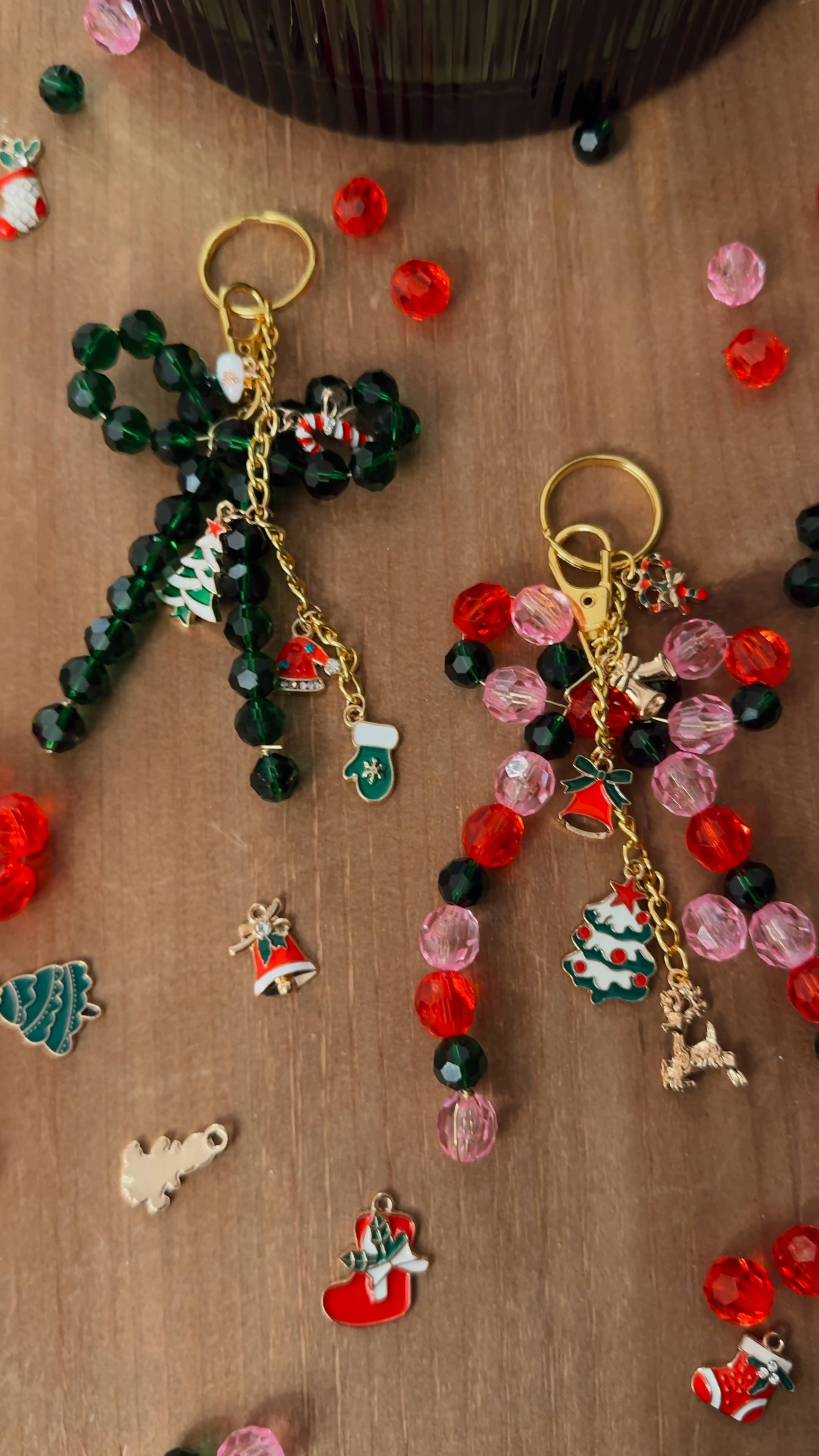 diy christmas key chains 🗝️🎀✨

#christmascraft #diyinspo #christmas #keychain #diykeychain #holidaycraft

#LTKHoliday #LTKFindsUnder50 #LTKGiftGuide