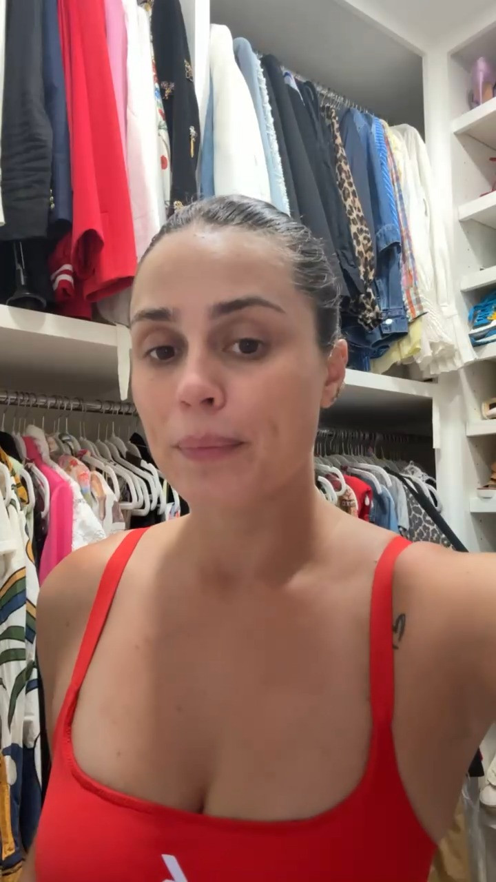 okay this is a hack I didn't know I needed 🤌✨ I've been putting the Laundry Sauce dryer sheets in my closet and honestly it has completely changed the way I feel about getting dressed — every single thing in my closet smells incredible - I've even stuck some in my drawers and when I open them it's like walking into a luxury boutique. it makes getting dressed so much more fun when everything smells that good. Brazilian Vanilla is the scent and I am obsessed. 

 