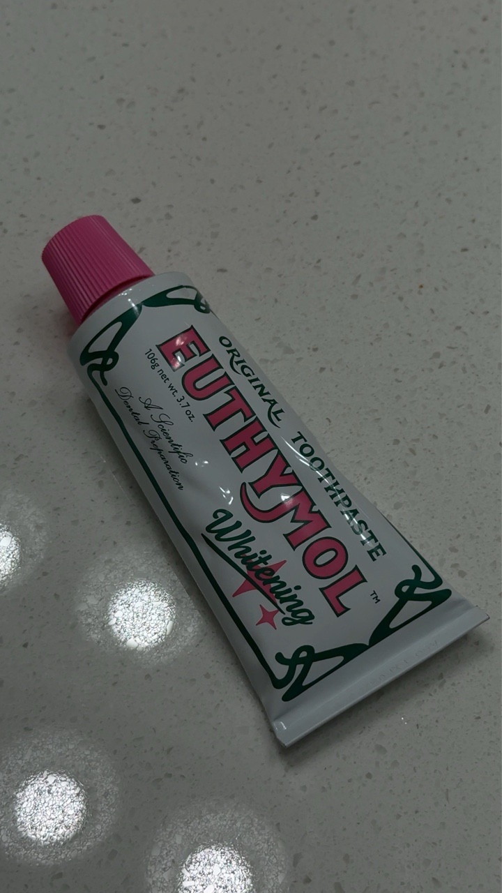 This toothpaste makes me want to brush my teeth all the time 🤎 @euthymol.official 
.
.
.
#Pinktoothpaste #whiteningtoothpaste #WhiterTeethNoPain #oralcare #aestheticdentalcare #pinktoothpaste

#LTKStyleTip #LTKBeauty #LTKFindsUnder50