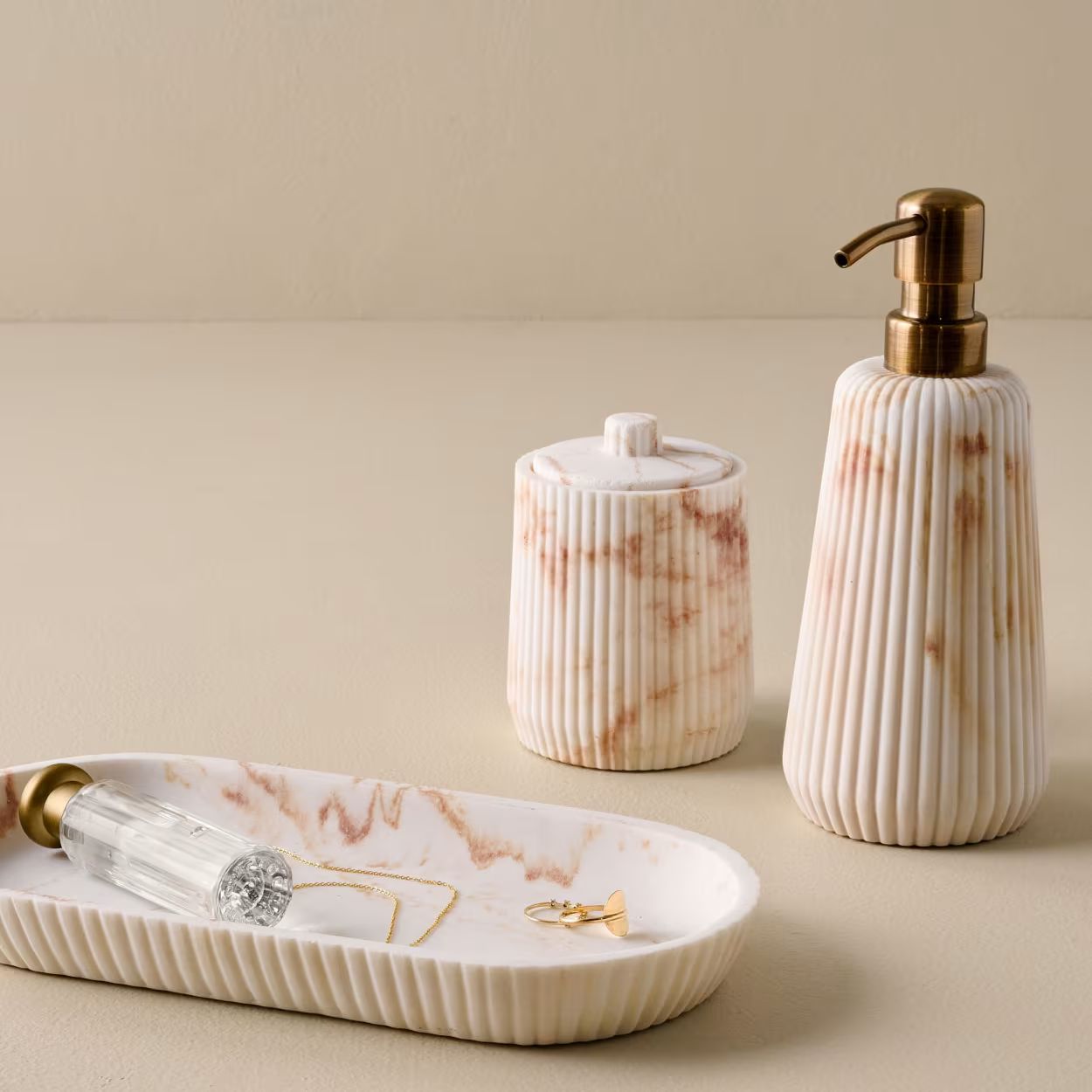 Fluted Quartz Soap Pump | Magnolia