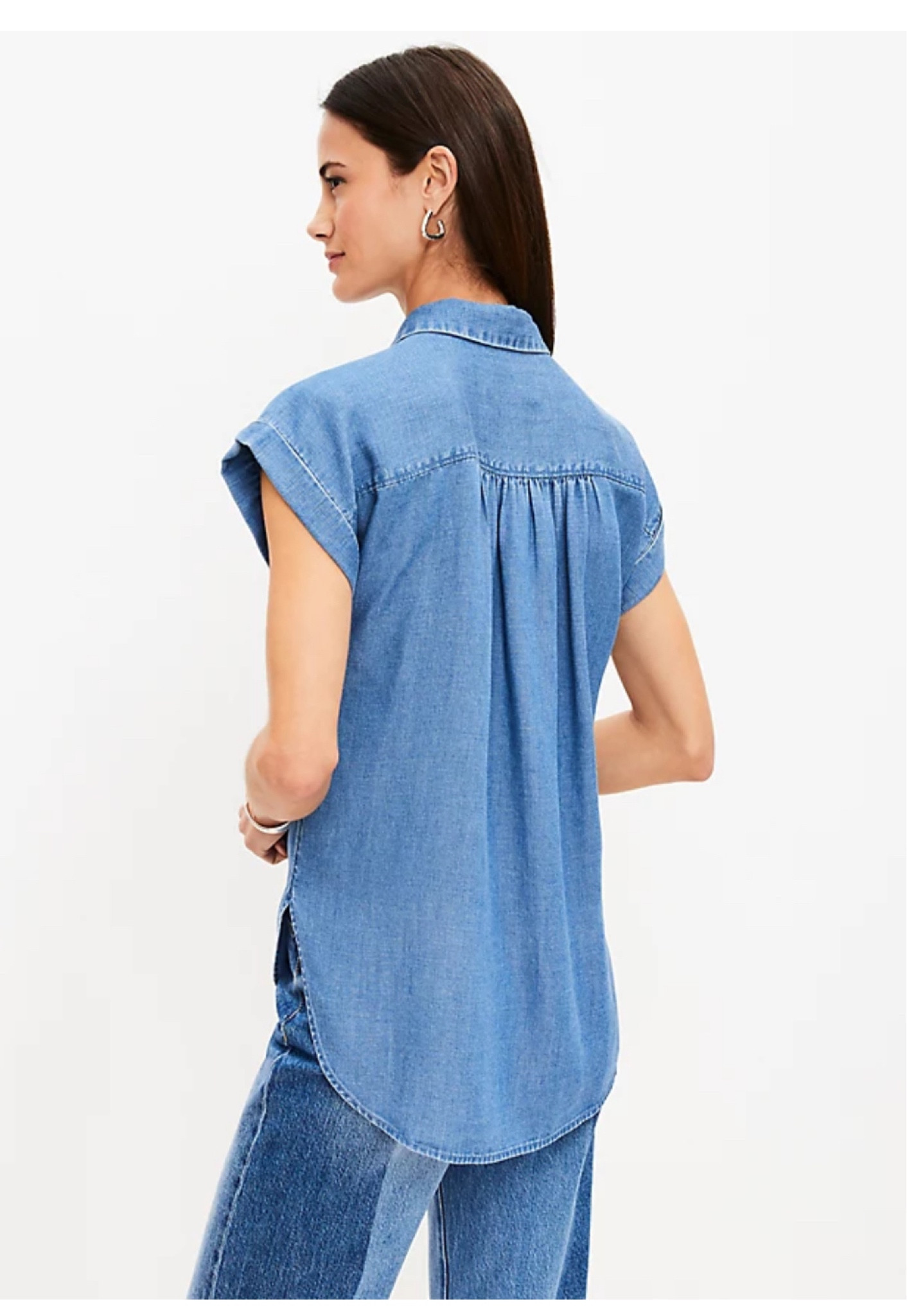 Chambray shirt 50% off! 

#LTKbump #LTKsalealert #LTKstyletip