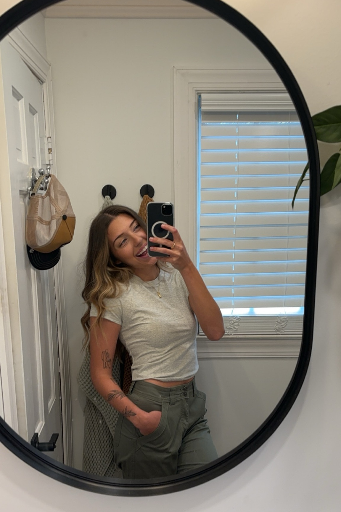 Abercrombie Spring Basics 
Cargo Pant for tall girls
Size 26L 5’8 and perfect length for me

#LTKsalealert #LTKworkwear #LTKfindsunder100