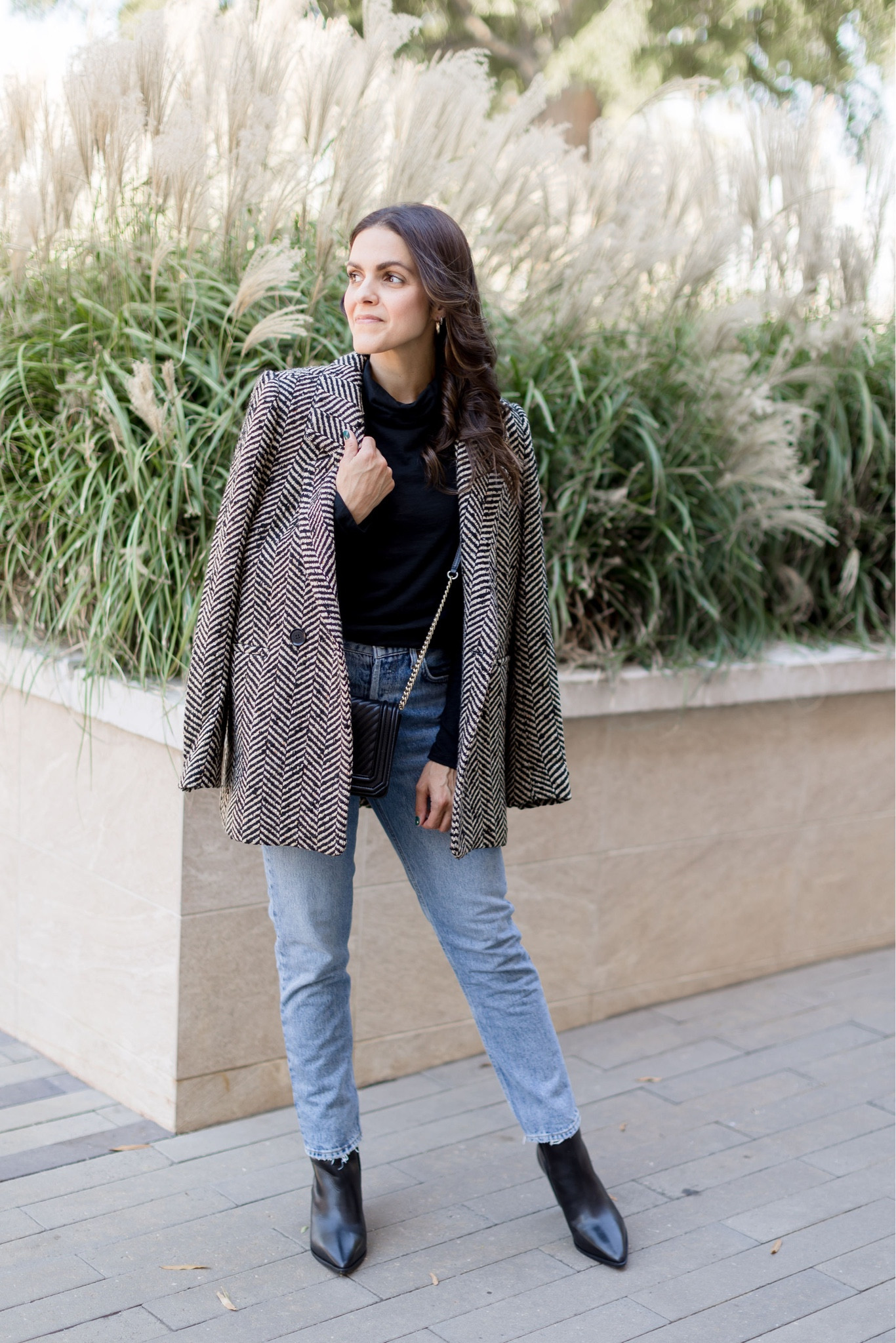 Fall capsule outfit idea — Fishbone blazer(xs), black turtleneck(xs), Agolde straight jeans(tts), black Amber boot (size down 1/2 size: save 15% with SARAH15). 

#LTKstyletip