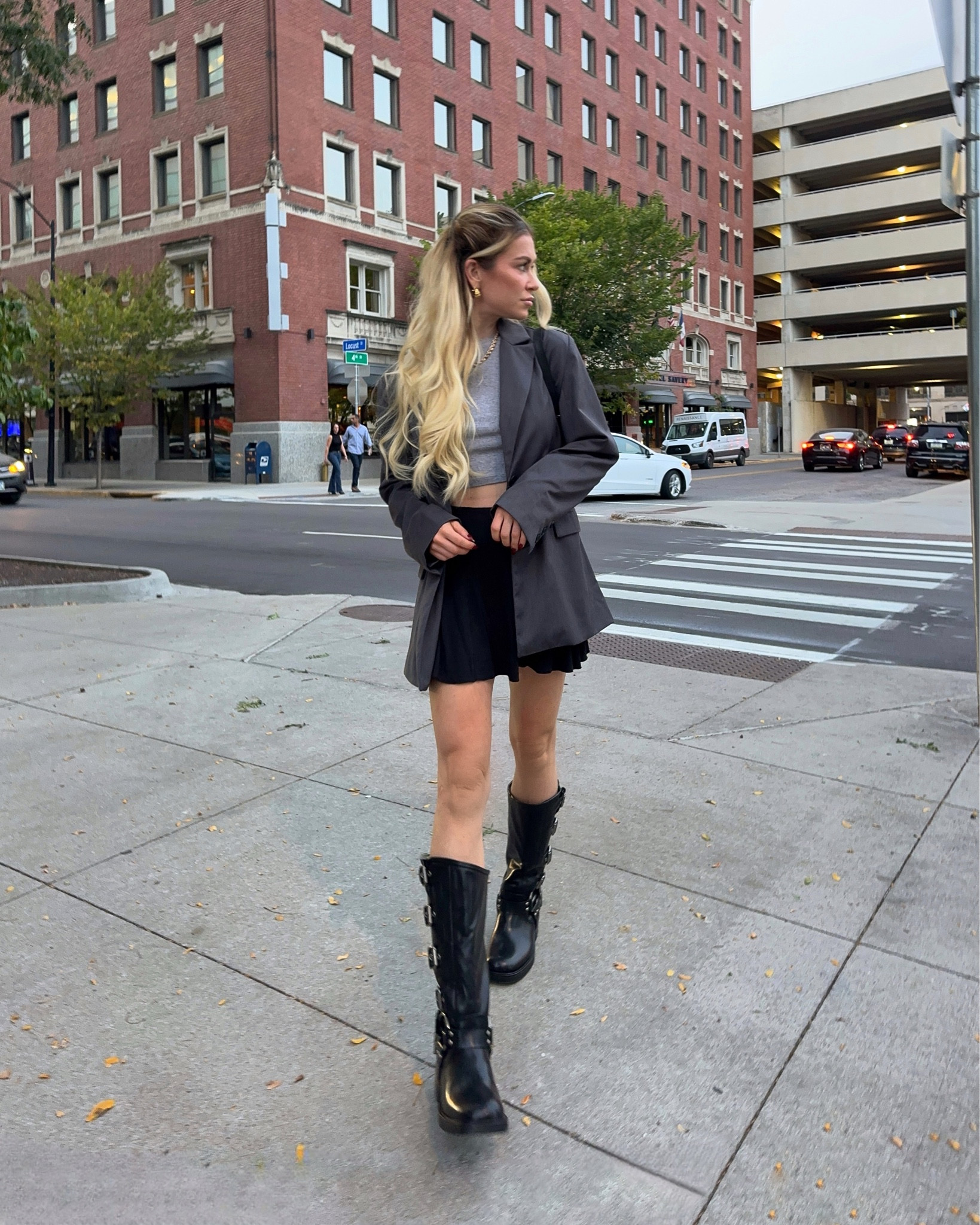 We can ᴘʀᴇᴛᴇɴᴅ this is somewhere is 𝑵𝒆𝒘 𝒀𝒐𝒓𝒌. We can also ᴘʀᴇᴛᴇɴᴅ these are popular $2500 Miu Miu moto boots.... except mine are $50 😁 



#LTKStyleTip #LTKFindsUnder100 #LTKShoeCrush