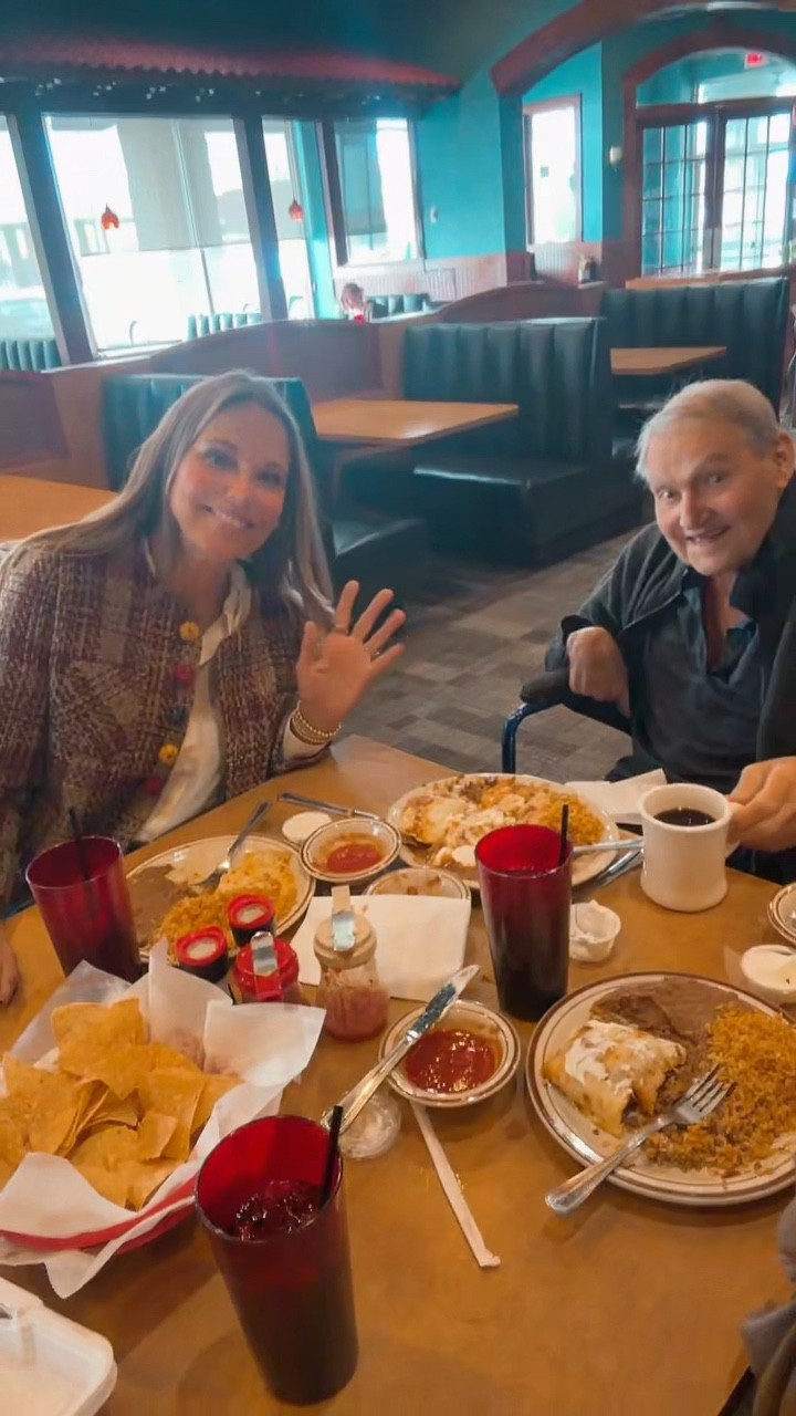 Lunch with dad OOTD! 

#LTKMidsize #LTKootd #LTKOver40