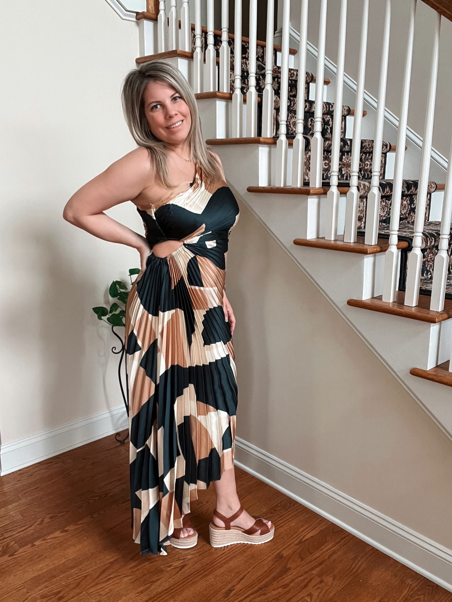 Wedding guest dress that is perfect for this spring and summer. Available in a TON of colors and prints  Use my code ‘KATHERINE30’ for a discount. 

#LTKWedding #LTKStyleTip #LTKFindsUnder100
