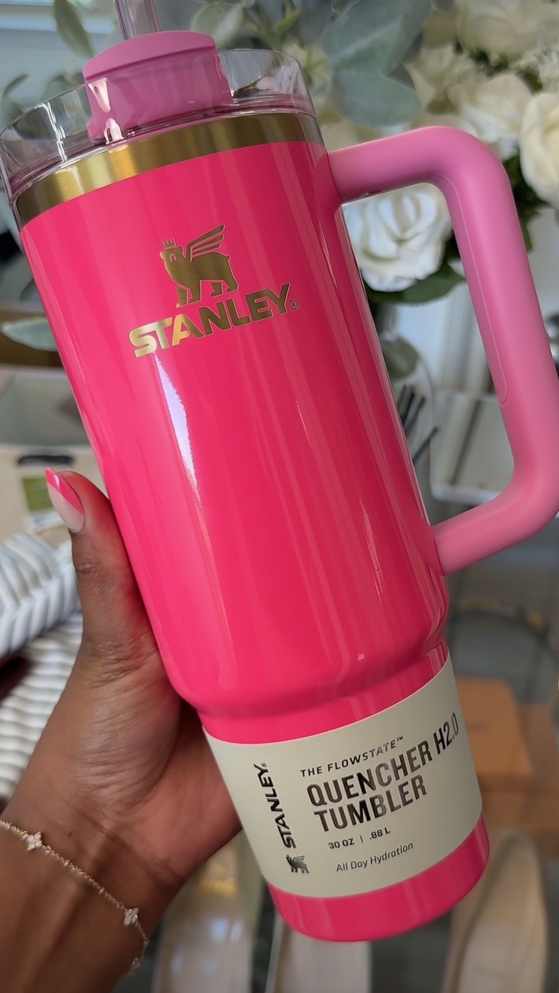 The most beautiful Stanley 😍 Perfect gift! 🛍️

#LTKActive #LTKStyleTip #LTKFindsUnder50
