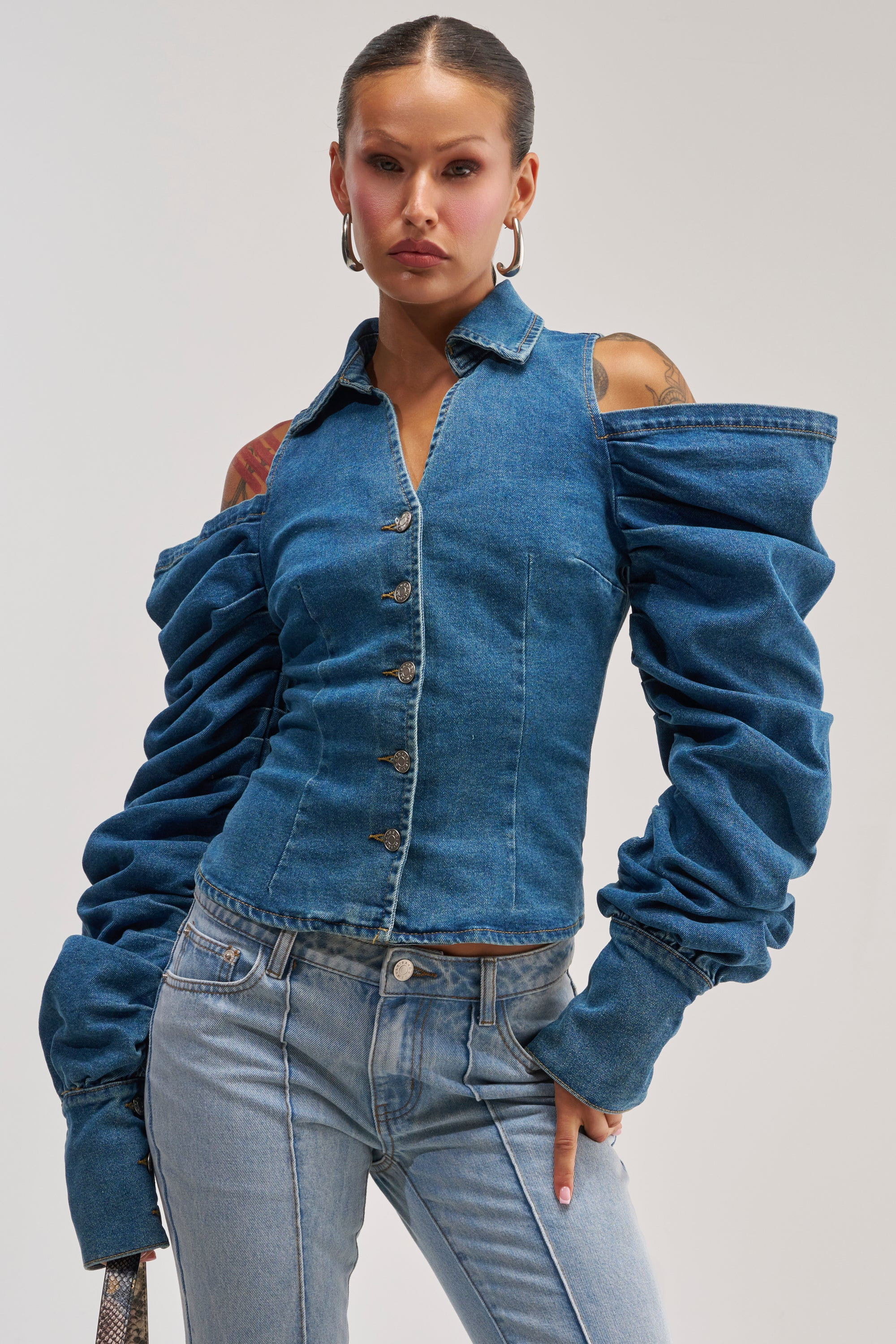 OFF-DUTY HEIRESS DENIM BUTTON DOWN | AKIRA
