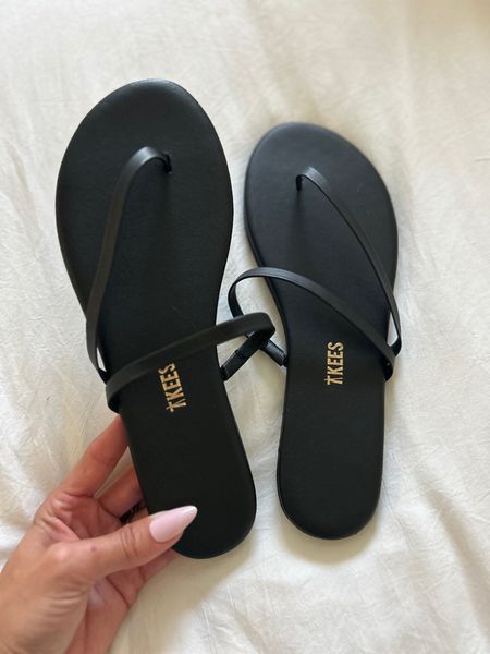 Size up one size in these! 

Summer sandals 
Summer flip flop 

#LTKstyletip #LTKshoecrush