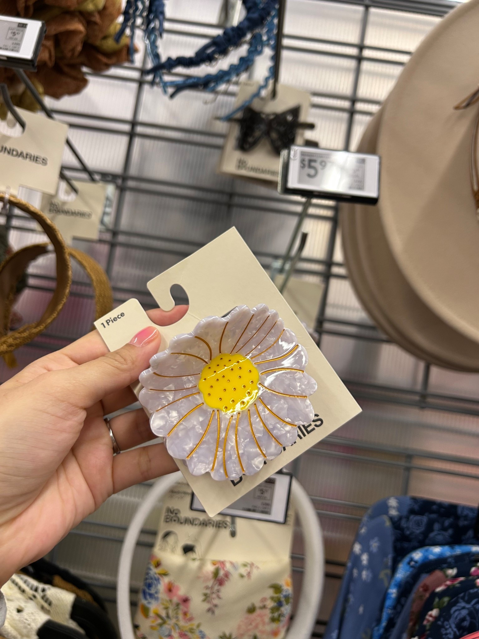 Love this cute flower clip🌸

#LTKU #LTKStyleTip #LTKGiftGuide