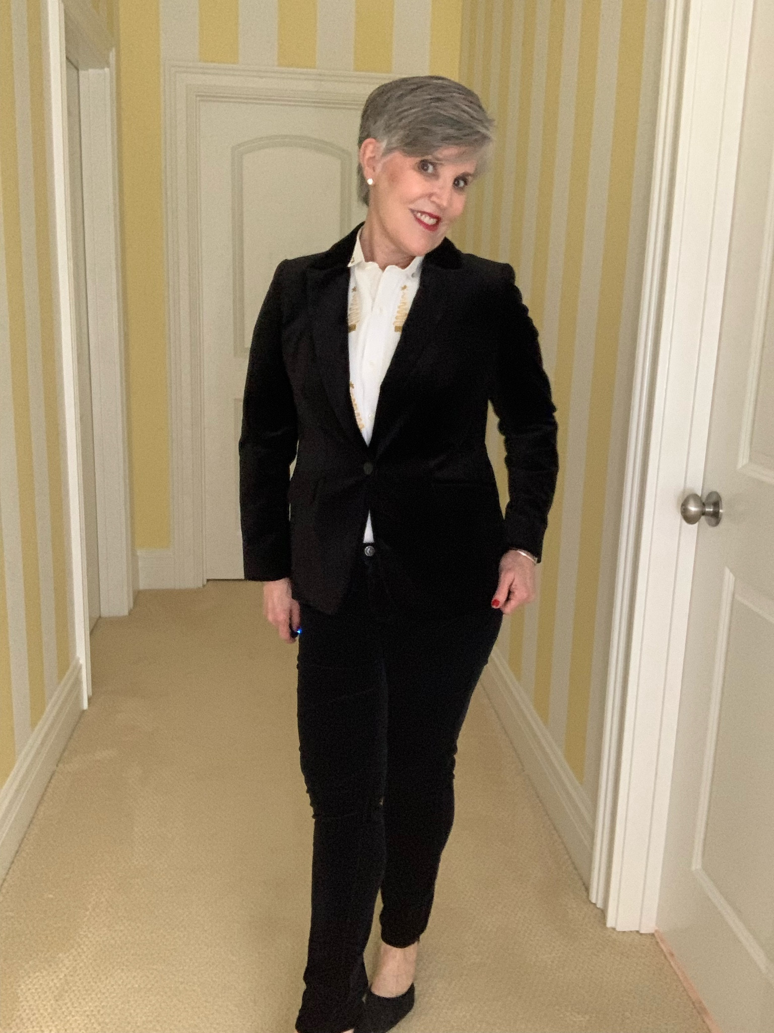Great New Year’s Eve Look: Black velvet jacket (6)/AG black velvet jeans (29)/White tuxedo shirt/Black suede pumps (8)/Ebel watch 

#LTKSeasonal #LTKstyletip #LTKHoliday