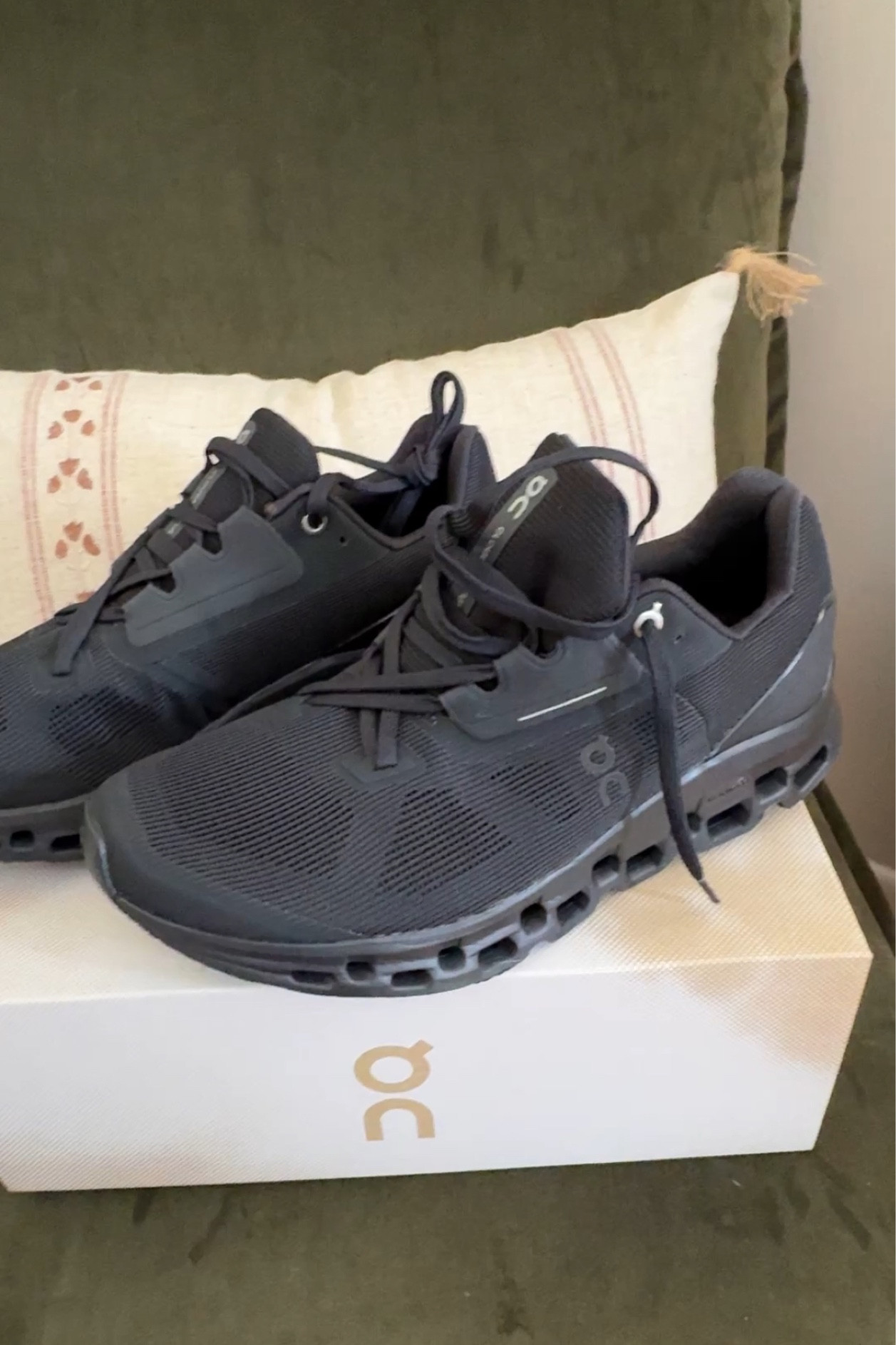 New Running sneakers I just got in the mail!! I love my On training sneakers so I needed to grab their running sneakers while they were on sale for $99!

#LTKmidsize #LTKfitness #LTKfindsunder100