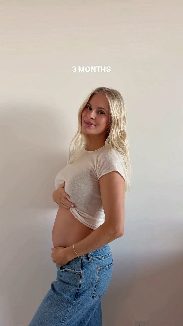 SIZE: med tee, 30 in jeans (sized up for pregnancy)! #kathleenpost

Bump friendly look, maternity outfit, casual chic outfit

#LTKootd #LTKBump

#LTKmomlife #LTKBaby #LTKBump