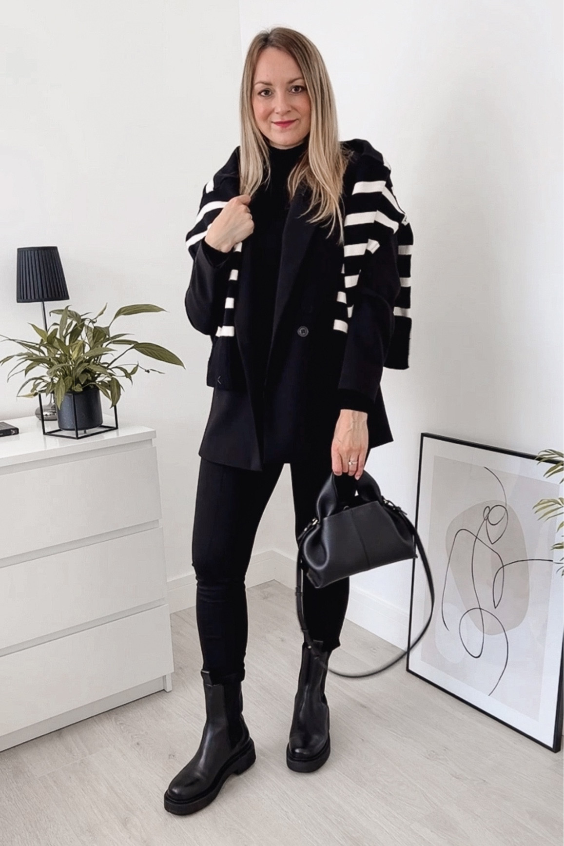 Total black 🖤

#LTKeurope #LTKSeasonal #LTKfindsunder50