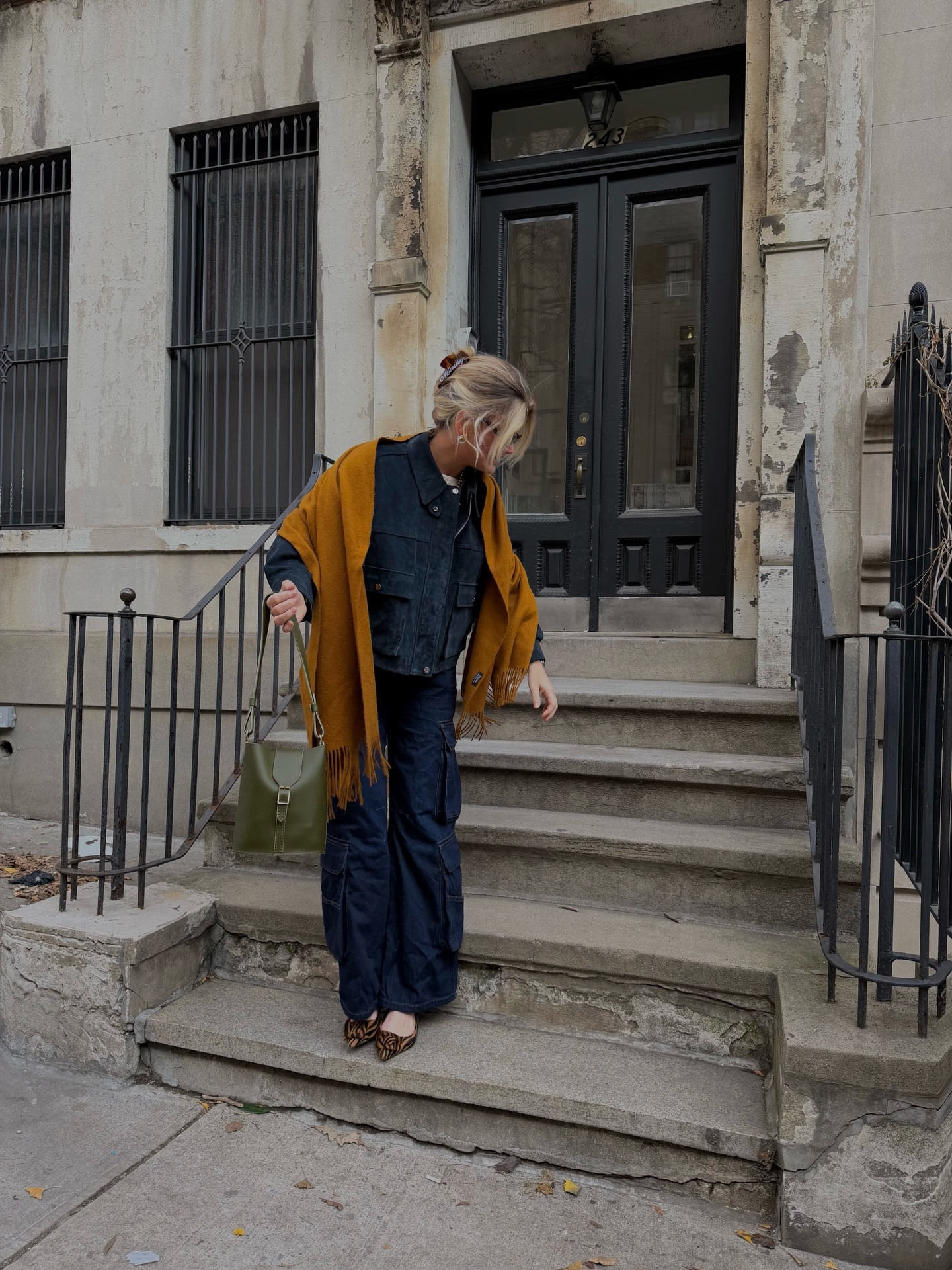 Walking way more than planned but at least the outfit’s doing the heavy lifting 🖤 NYC days, comfy layers, and city staples I’d wear again and again. Linked here ✨

Hashtags:

#LTKnyc
#LTKstyle
#NYCOutfit
#StreetStyle
#CityDays
#OutfitInspo
#EverydayStyle