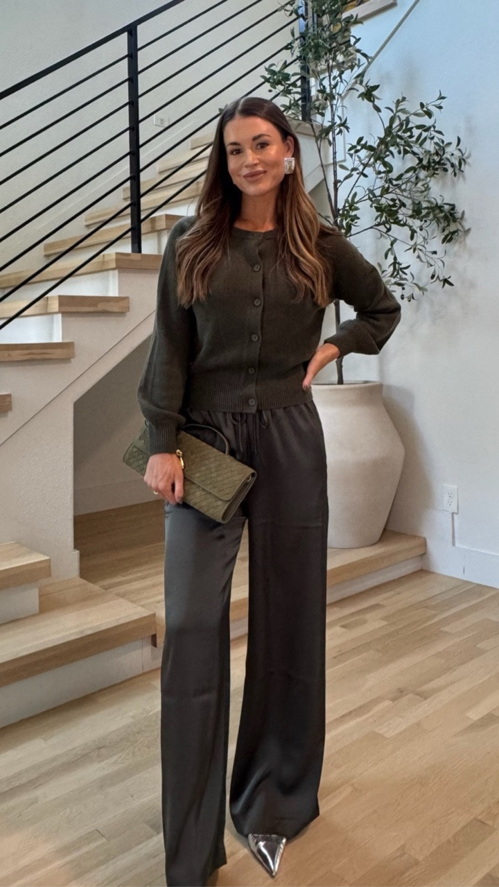 In love with this chocolate brown outfit! How cute is this cardigan with these silk pants? So comfortable! I went with pops of silver in my earrings and heels. 

Fall outfits
Fall style
Aritziaa
Suede
Silk
Satin
Clutch
Amazon

#LTKStyleTip #LTKItBag #LTKShoeCrush