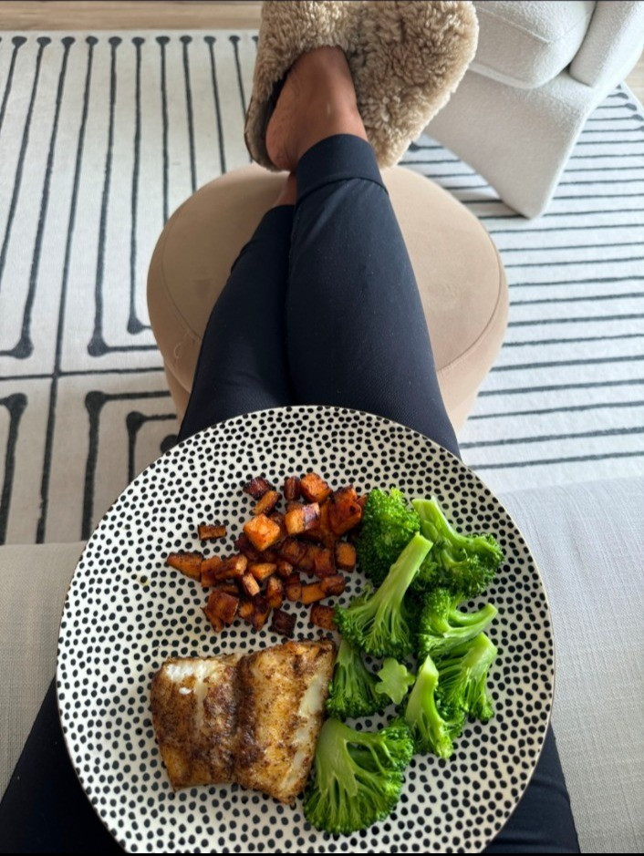 Home, comfy, cozy & clean eating!

#home #comfy #homedecors #comfyhome

#LTKGiftGuide #LTKFamily #LTKHome