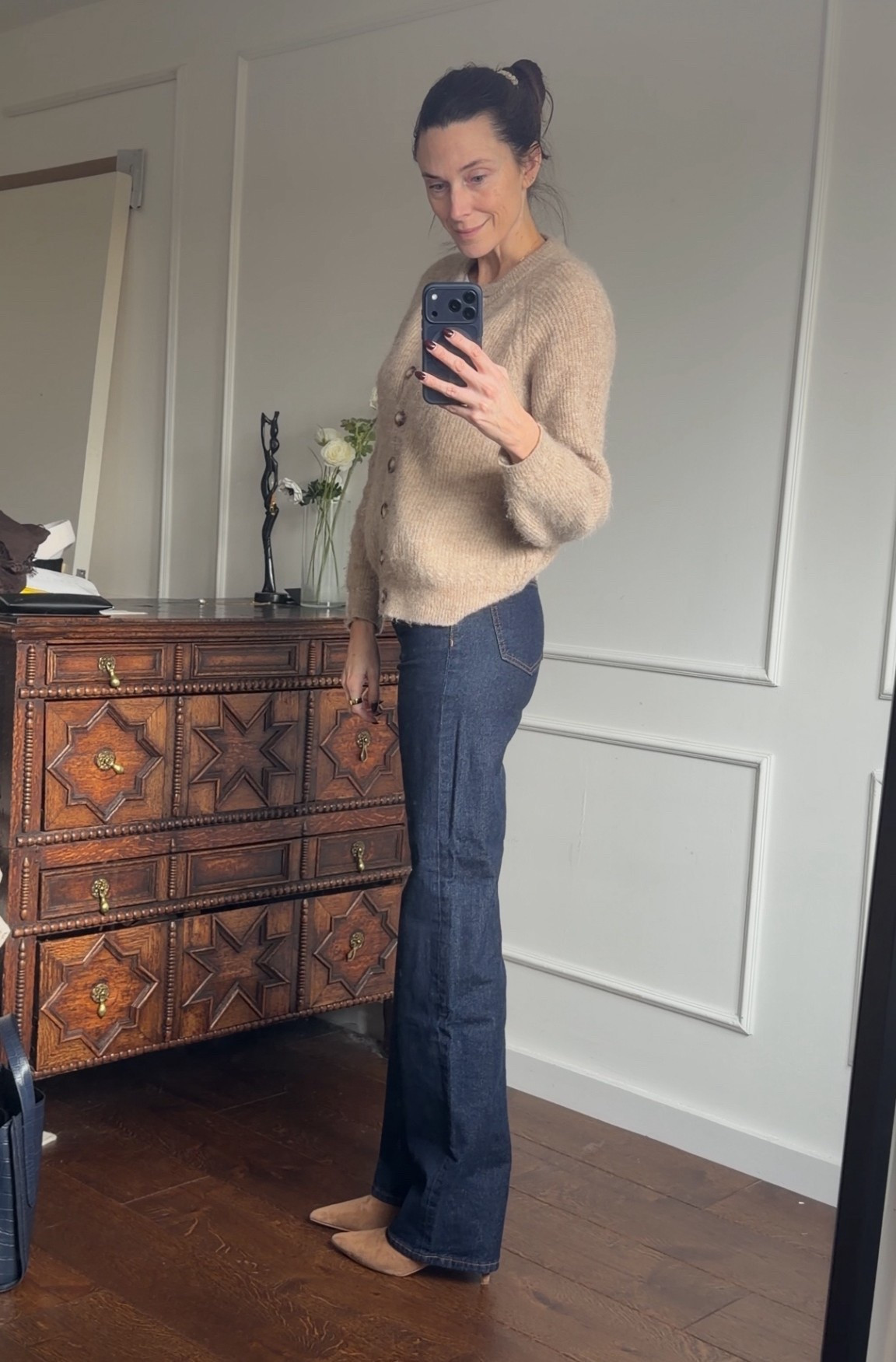 Tall girls! These dark wash jeans are such a good pair. Dress them up, dress them down, wear them all the time! I’m wearing a 26x36. They’ll be perfect for your spring outfits 😘 

#LTKgrwm #LTKTall #LTKootd
