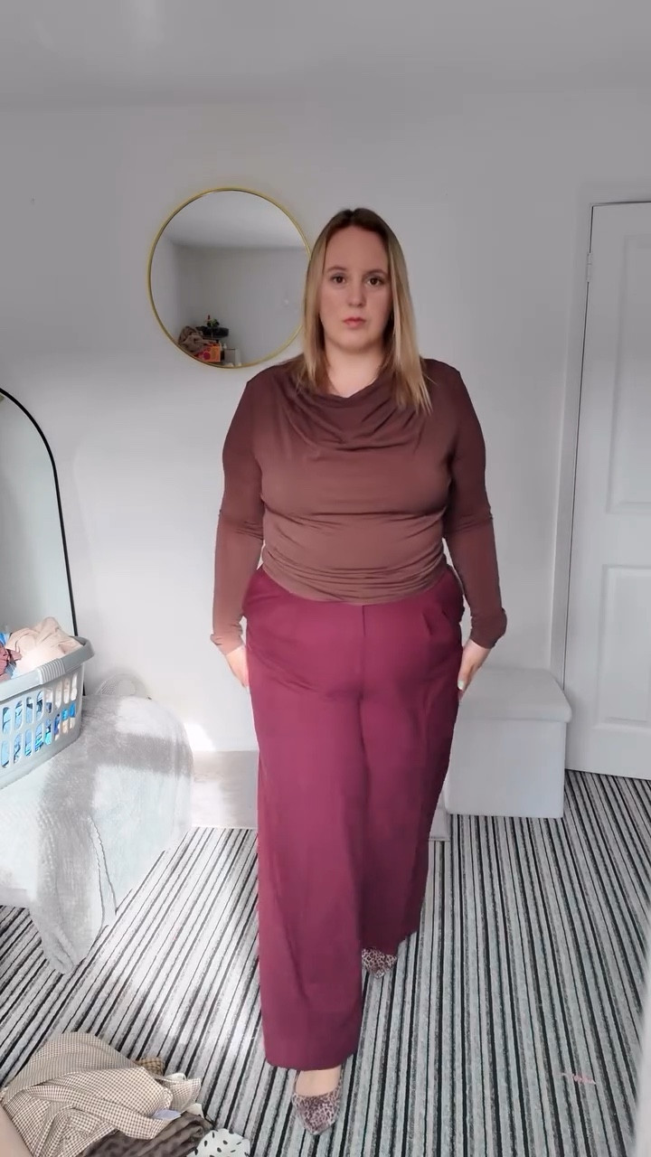 Day 15/31 Autumn styling unlocked: confidence, comfort, and a little bit of sass. Save this look for inspo later 🍁

#31daysofautumnstyle #autumnoutfitideas #plussizefashionuk #falloutfitinspo #autumnootd

#LTKuk #LTKautumn #LTKworkwear