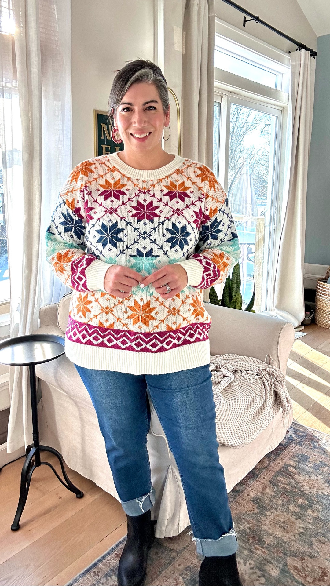 This snowflake ❄️ sweater is so bright and cheerful! From @bloomchic 

I’m in the 12 - fits TTS for me 💕

Follow @nicholebabinec for more mid- plus size fashion inspiration 

#bloomchic #bloomchicdress #plussizestyle

#LTKPlusSize #LTKMidsize #LTKmomlife