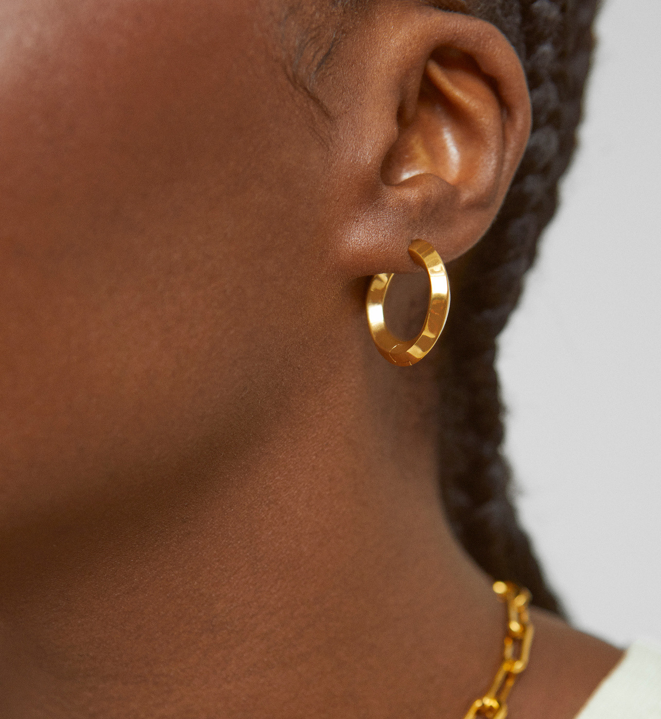 Power Medium Hoop Earrings | Monica Vinader (Global)