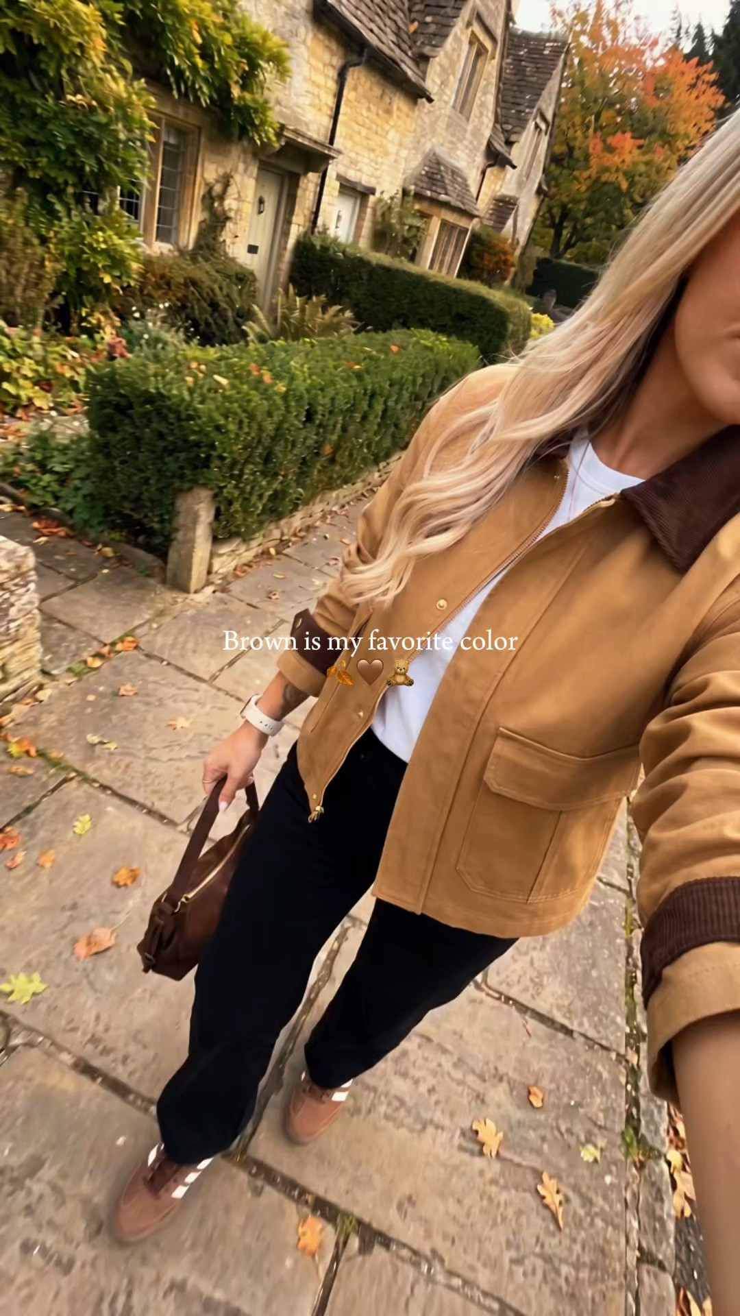BROWN IS MY FAVOURITE COLOUR 🤎

& September is  my excuse to wear every shade of it 🫶🙃

Chocolate, camel, tan, suede, coffee tones… I’m ready. 🍂

Save this for your autumn outfit inspo!