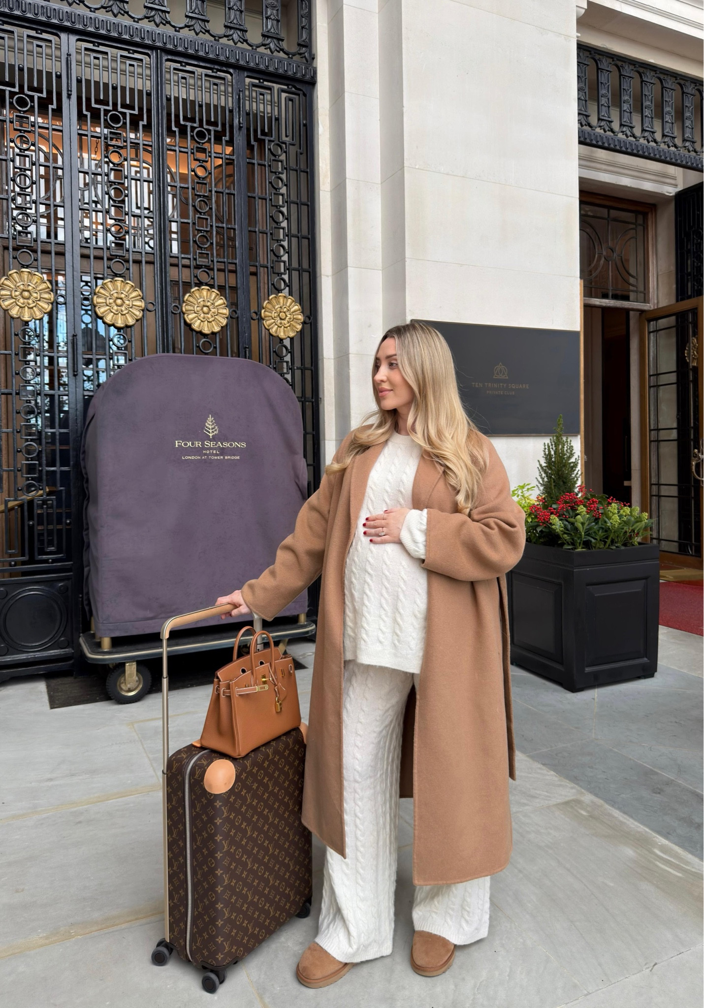 Babymoon London staycation 👶🏻🌙 this cable knit co ord is so comfy and chic with a tailored coat over the top

#LTKmaternity #LTKwinter #LTKstyletip