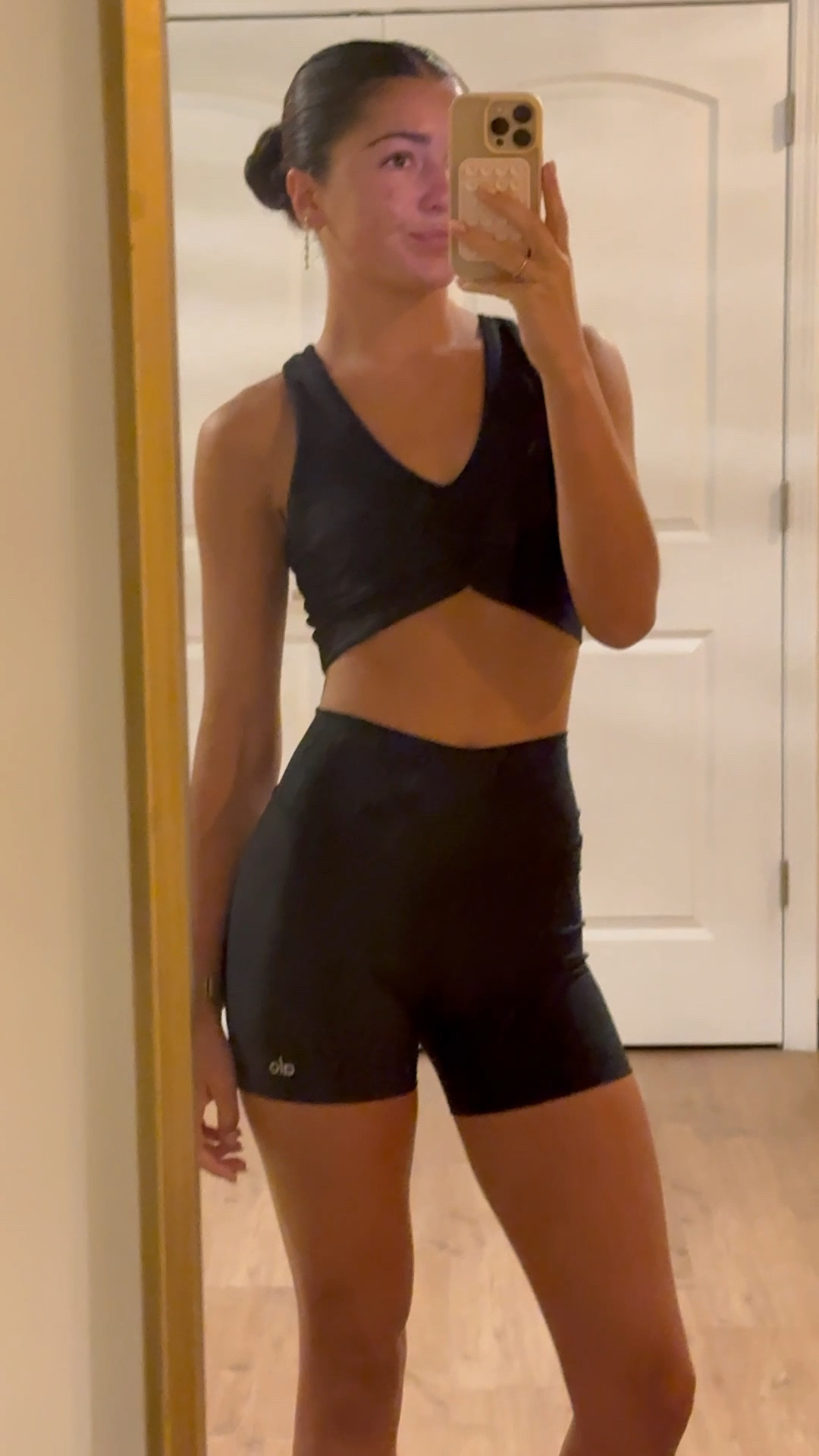 Favorite alo set ever and so easy to pair with other styles too